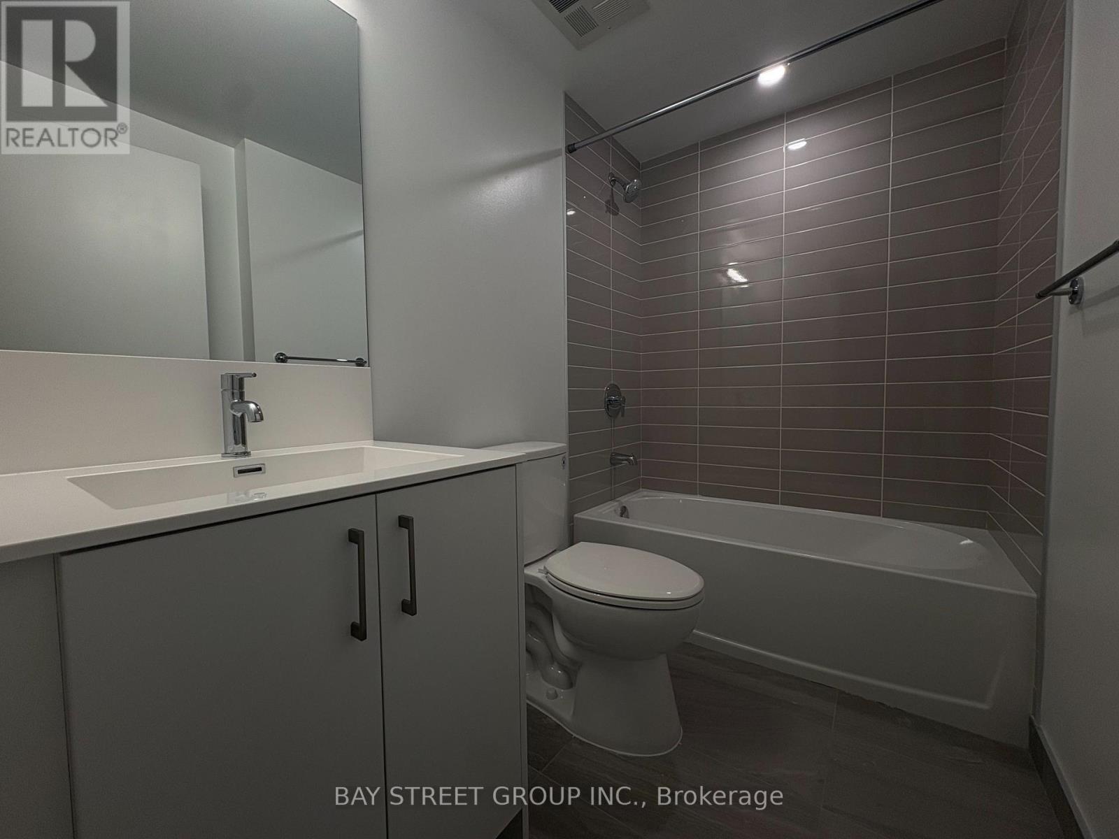 2022 - 4010 Eglinton Avenue W, Toronto, Ontario  M9A 0G5 - Photo 18 - W13763678