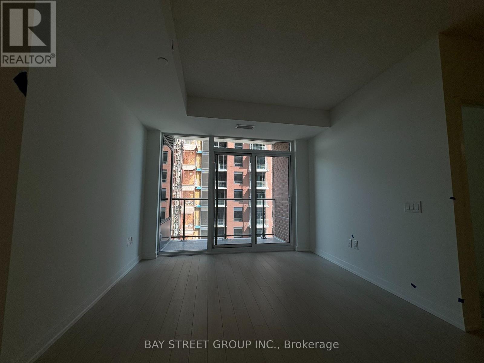 2022 - 4010 Eglinton Avenue W, Toronto, Ontario  M9A 0G5 - Photo 5 - W13763678