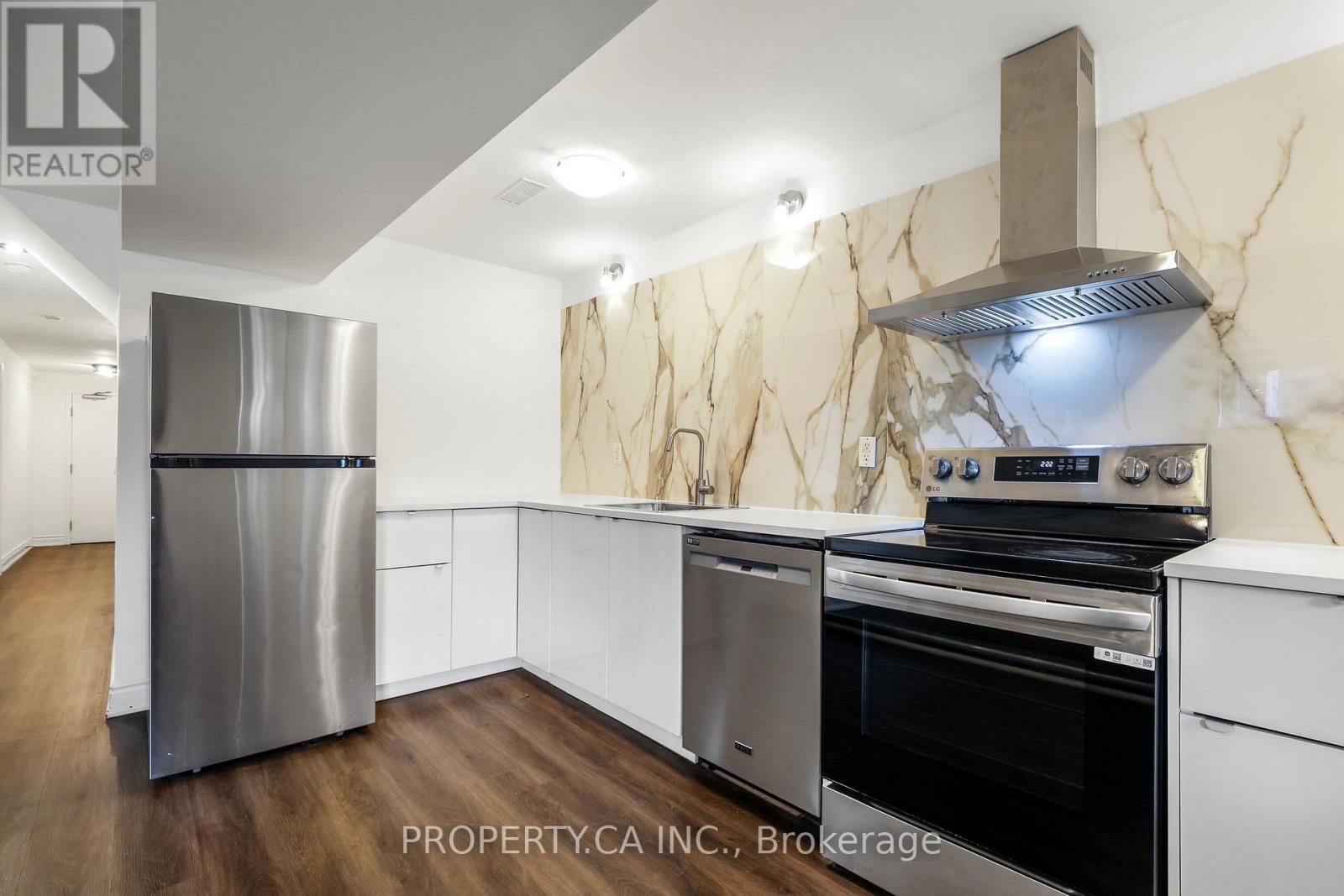2 - 121 Melrose Street, Toronto, Ontario  M8Y 1B4 - Photo 4 - W13763704
