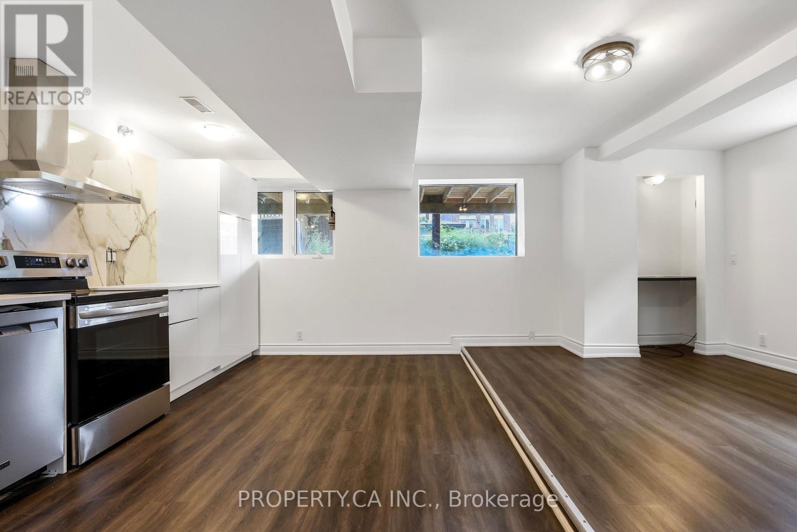2 - 121 Melrose Street, Toronto, Ontario  M8Y 1B4 - Photo 5 - W13763704