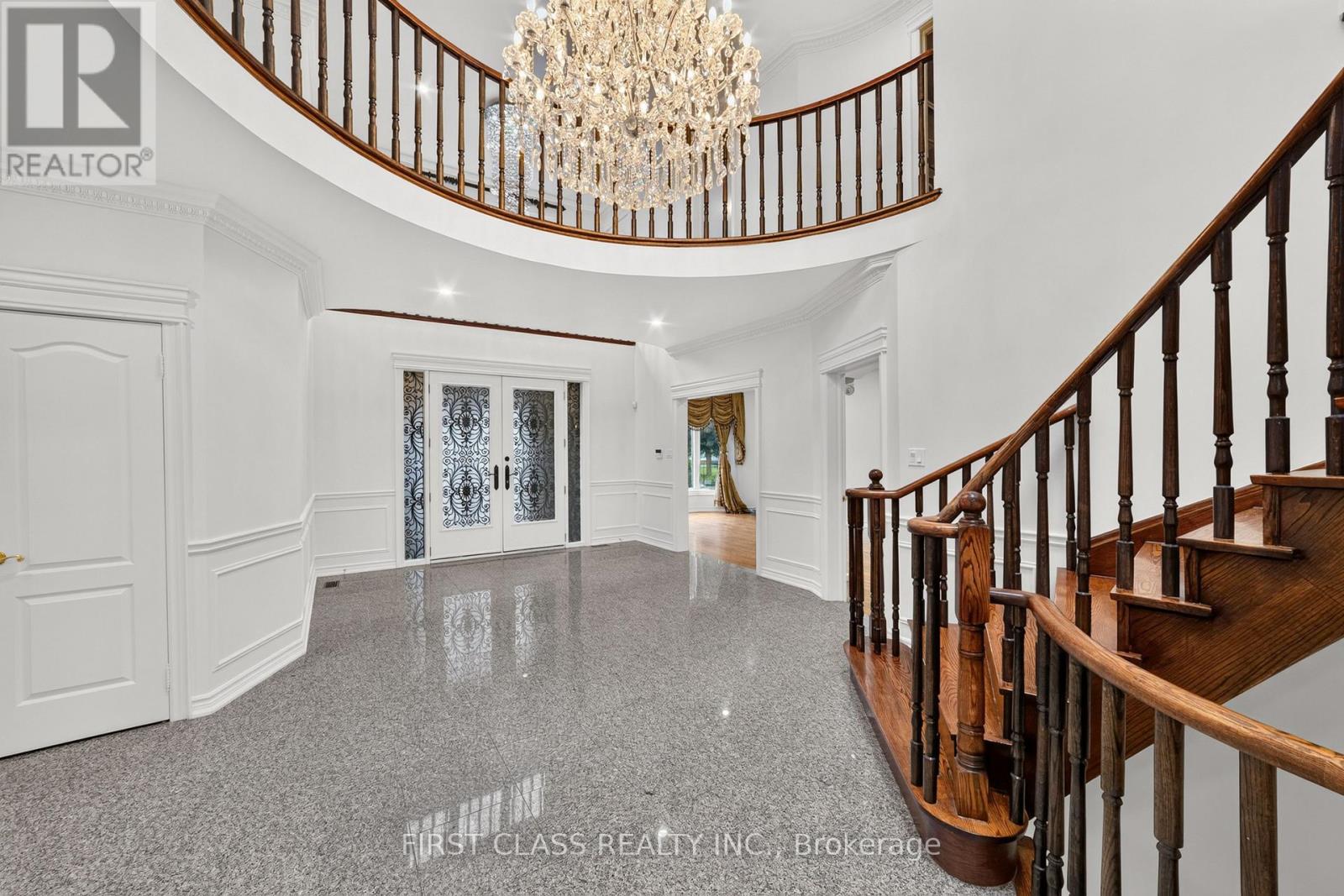 67 Black Walnut Crescent, Richmond Hill, Ontario  L4B 3S3 - Photo 2 - N13763736