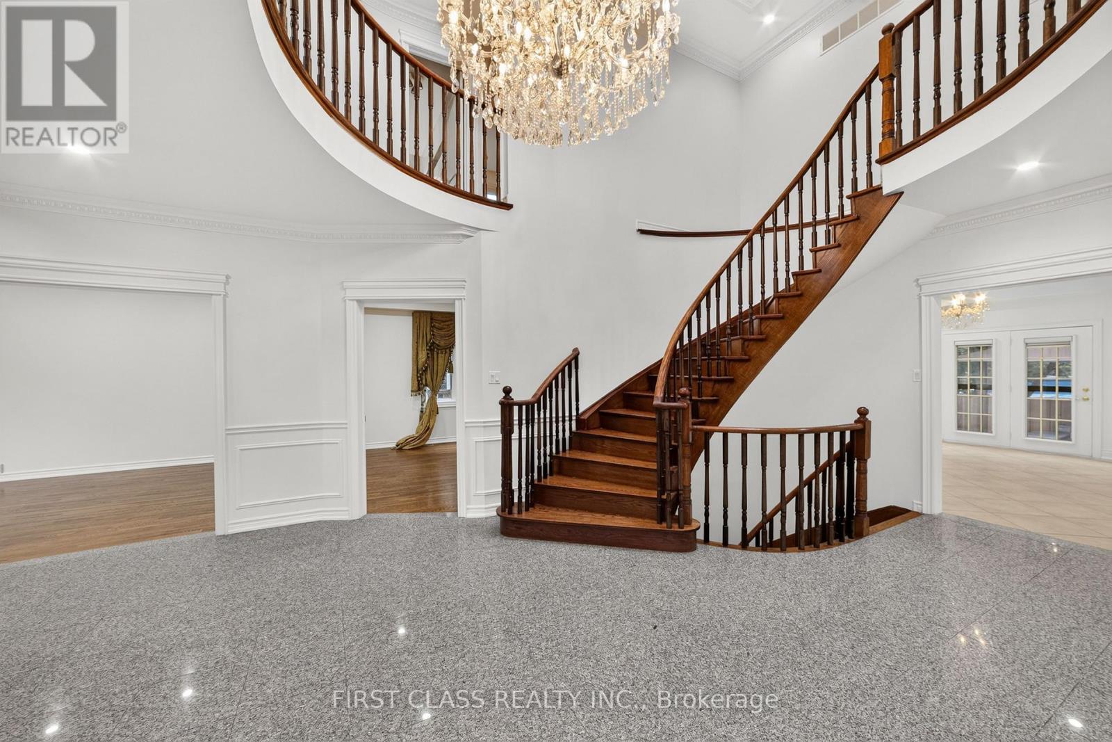 67 Black Walnut Crescent, Richmond Hill, Ontario  L4B 3S3 - Photo 3 - N13763736