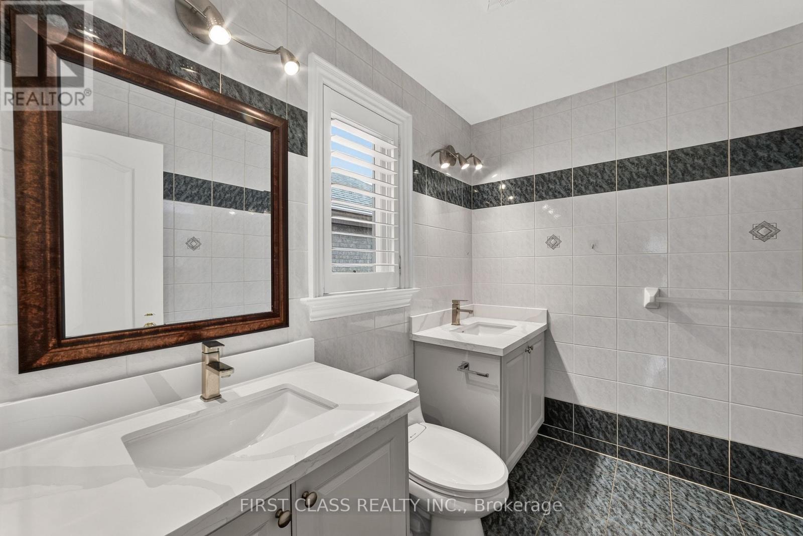 67 Black Walnut Crescent, Richmond Hill, Ontario  L4B 3S3 - Photo 34 - N13763736