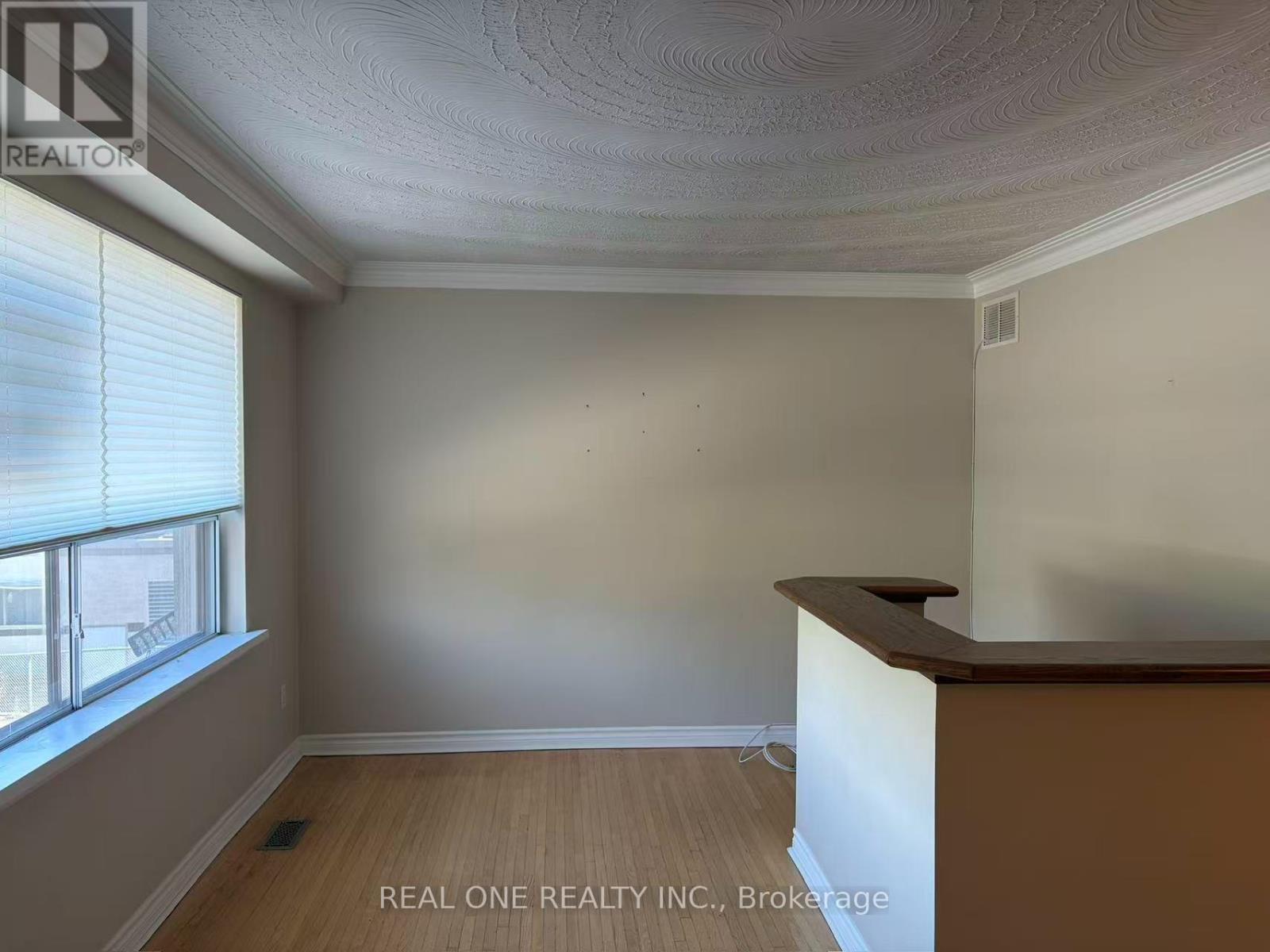 Second Floor - 1712 Lakeshore Rd Road W, Mississauga, Ontario  L2J 2K8 - Photo 2 - W13763726