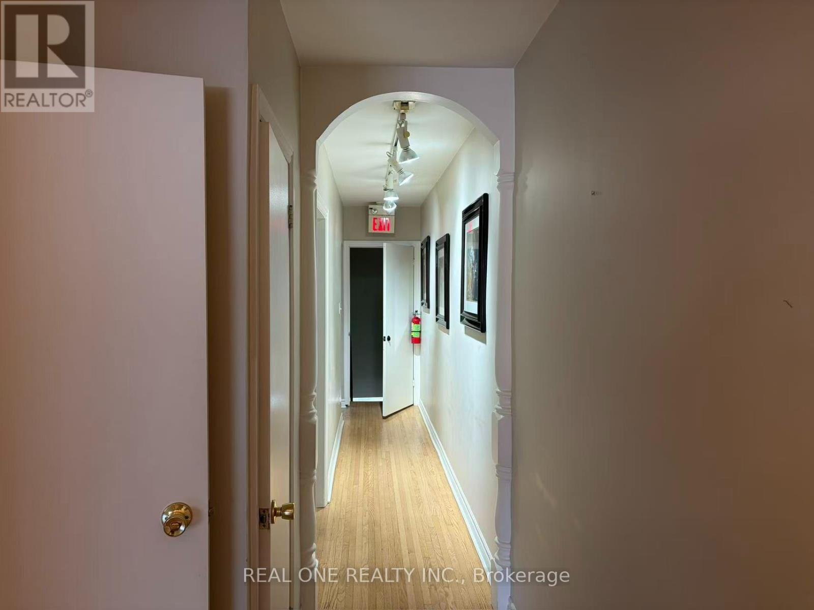 Second Floor - 1712 Lakeshore Rd Road W, Mississauga, Ontario  L2J 2K8 - Photo 4 - W13763726