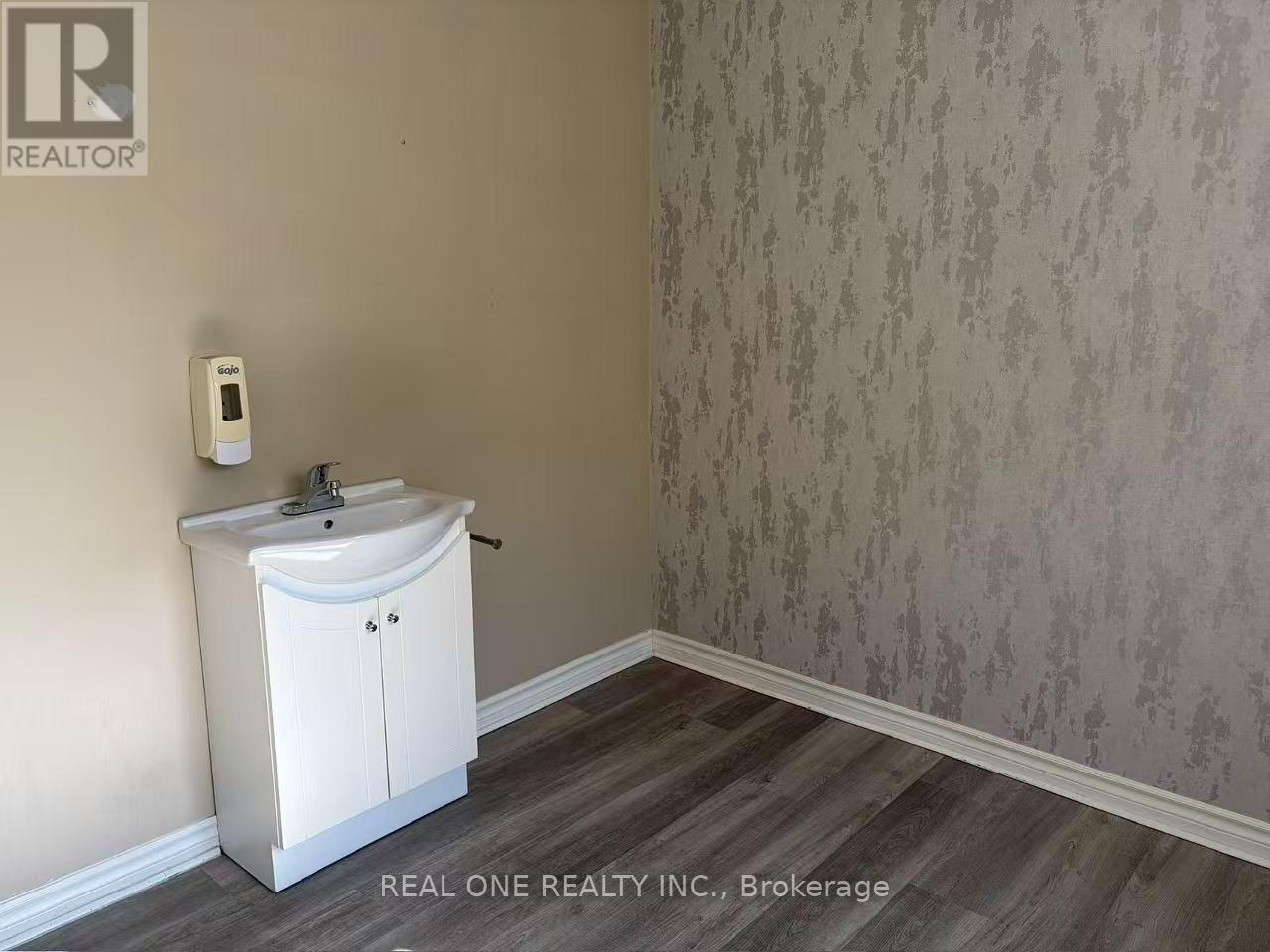 Second Floor - 1712 Lakeshore Rd Road W, Mississauga, Ontario  L2J 2K8 - Photo 8 - W13763726