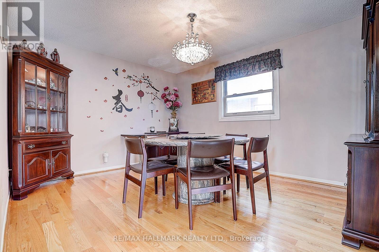 4491 Andiron Court, Mississauga, Ontario  L5V 1C9 - Photo 5 - W13763730