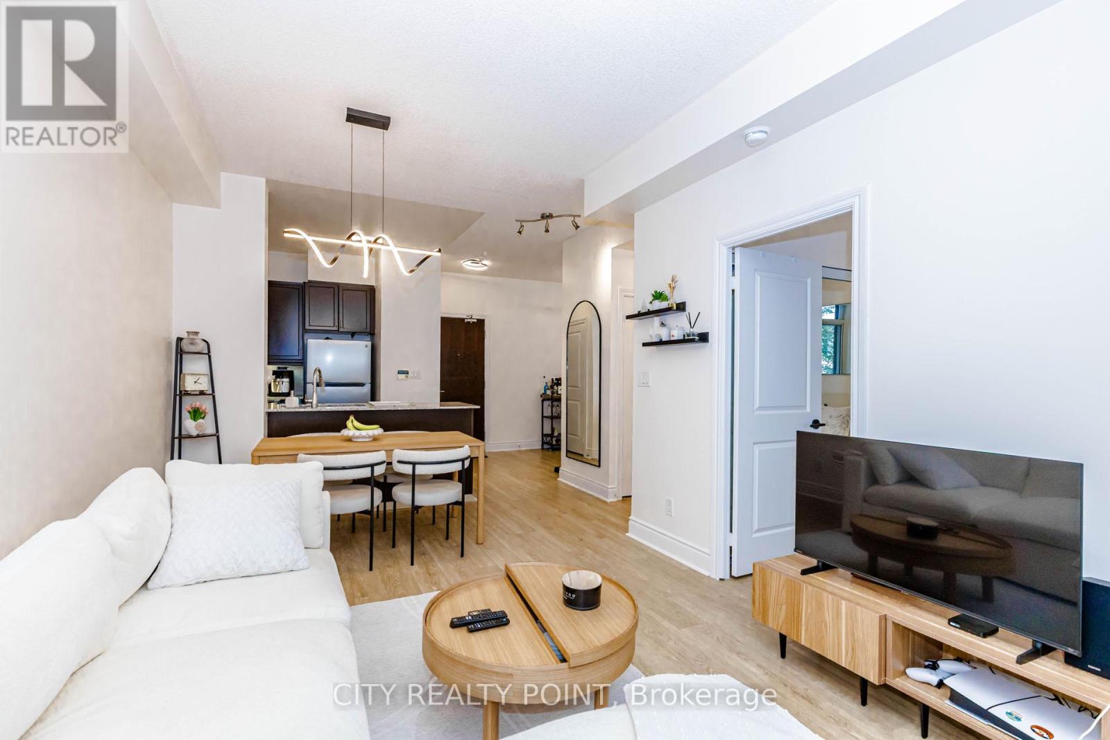 316 - 25 EARLINGTON AVENUE, Toronto, Ontario