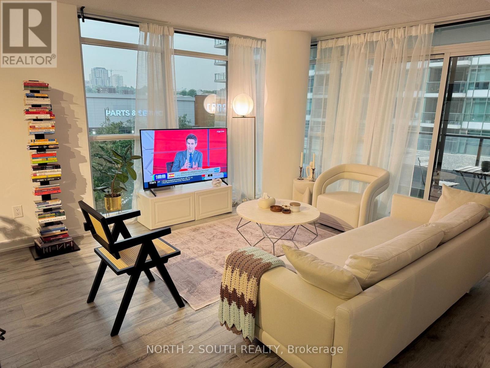 317 - 19 Singer Court, Toronto, Ontario  M2K 0B2 - Photo 2 - C13753288