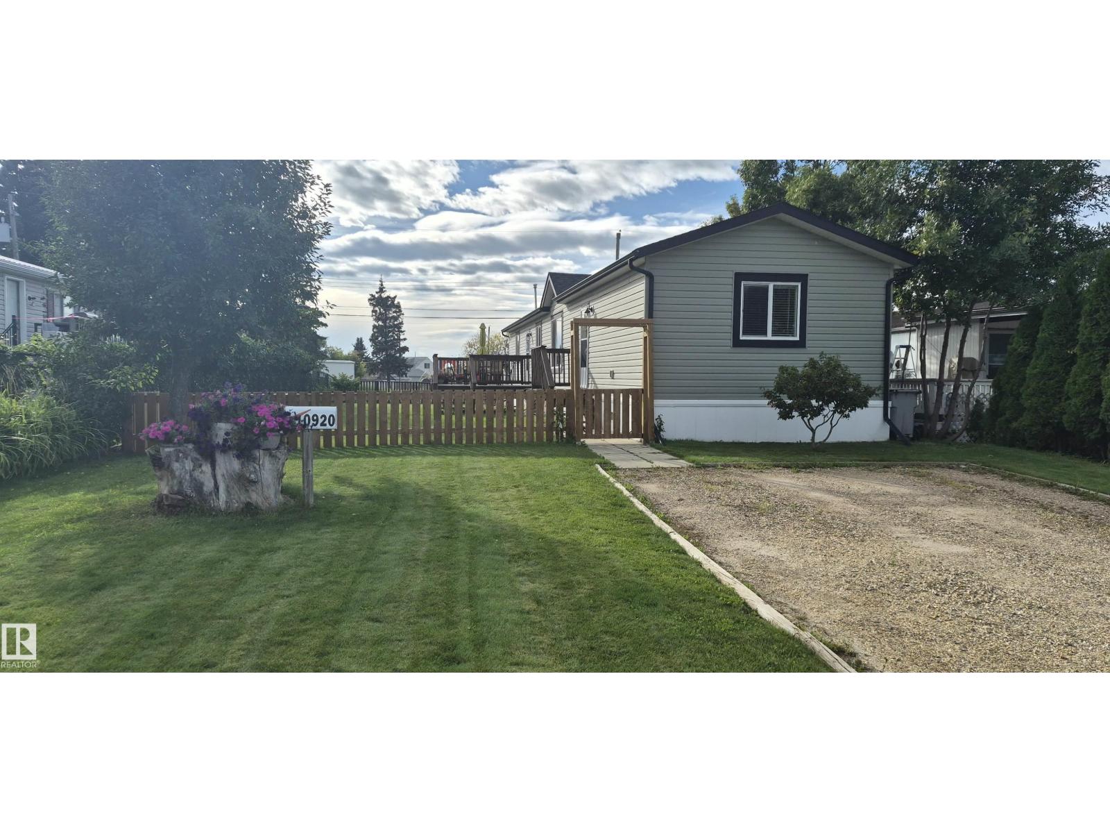 10920 100 AV, Westlock, Alberta