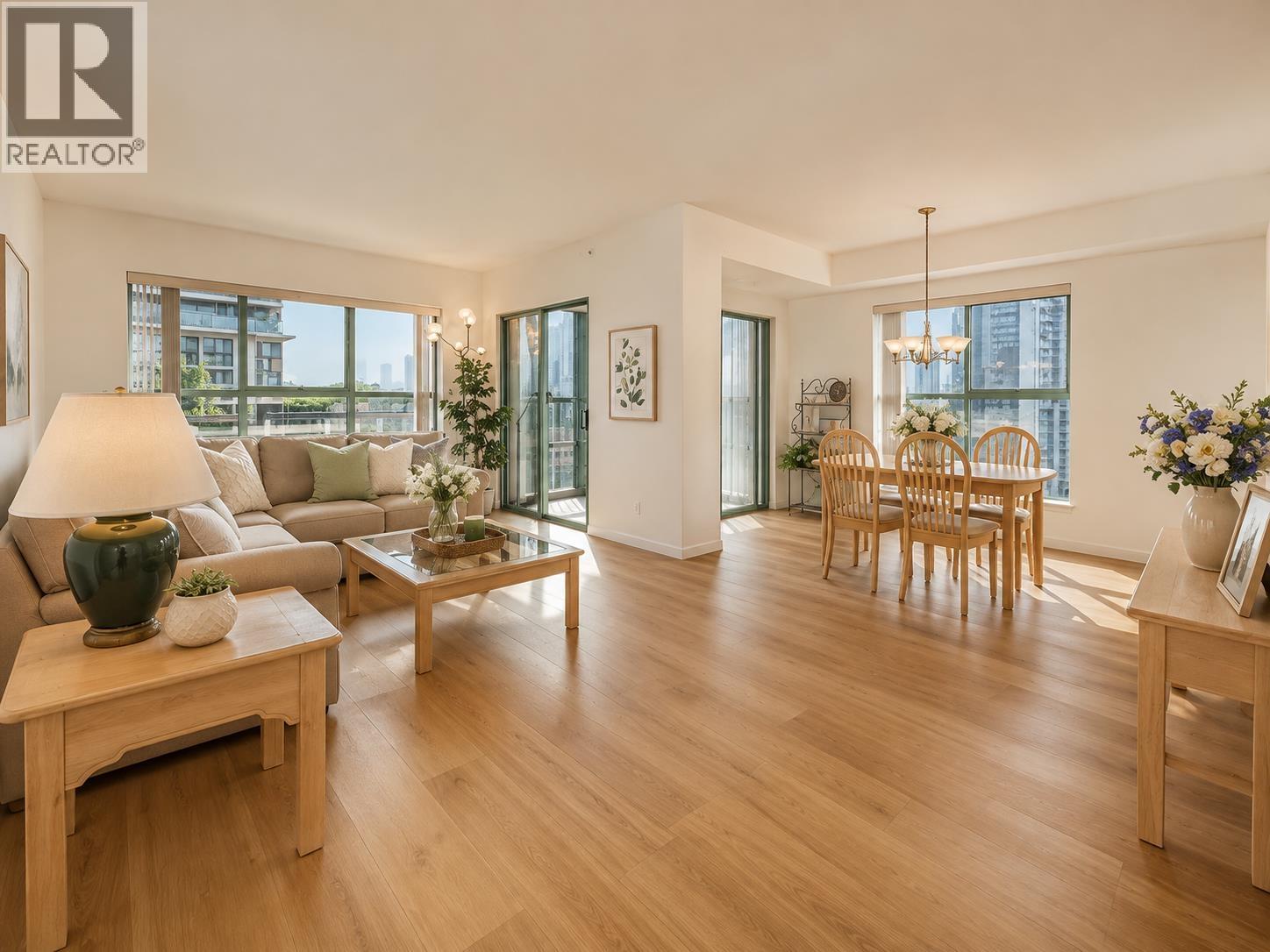1903 909 Burrard Street, Vancouver, British Columbia  V6Z 2N2 - Photo 1 - R3163633