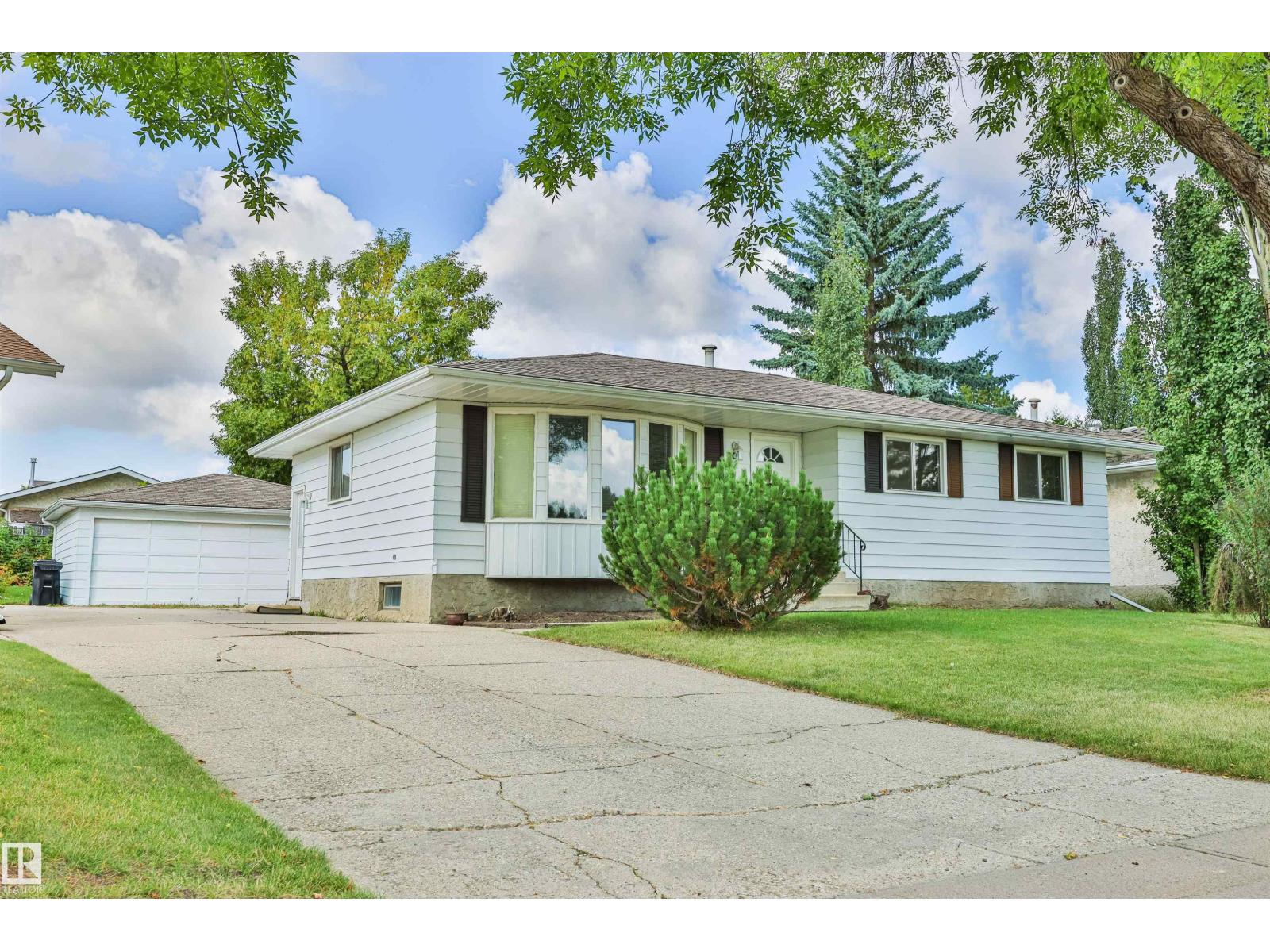 9 HAWKINS CR, Sherwood Park, Alberta
