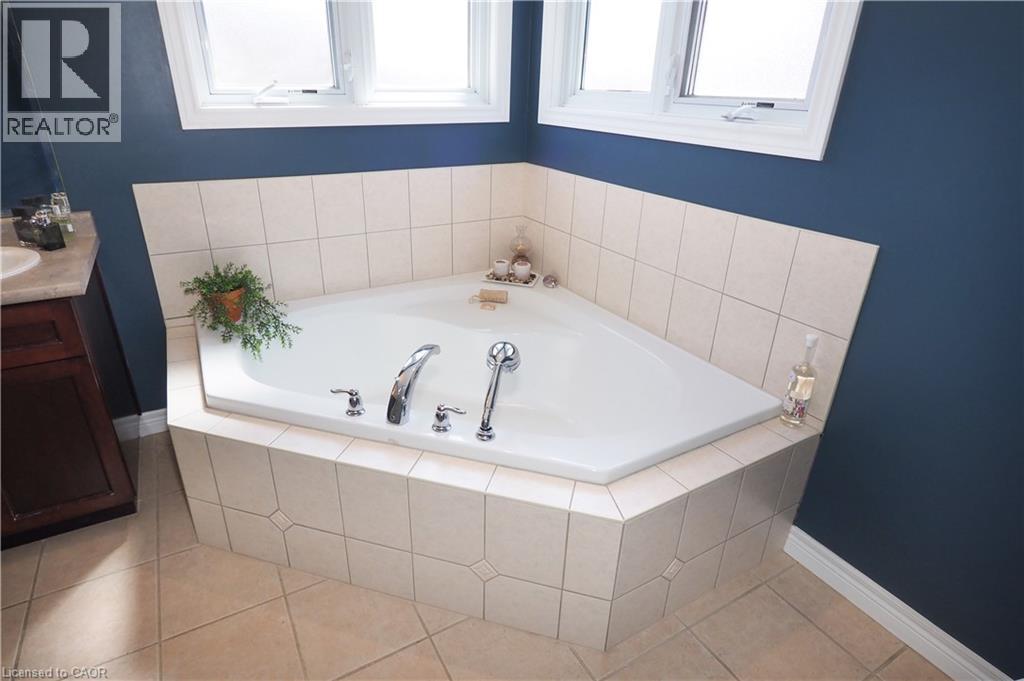 15 Treeview Drive, St. Jacobs, Ontario  N0B 2N0 - Photo 25 - 40861266
