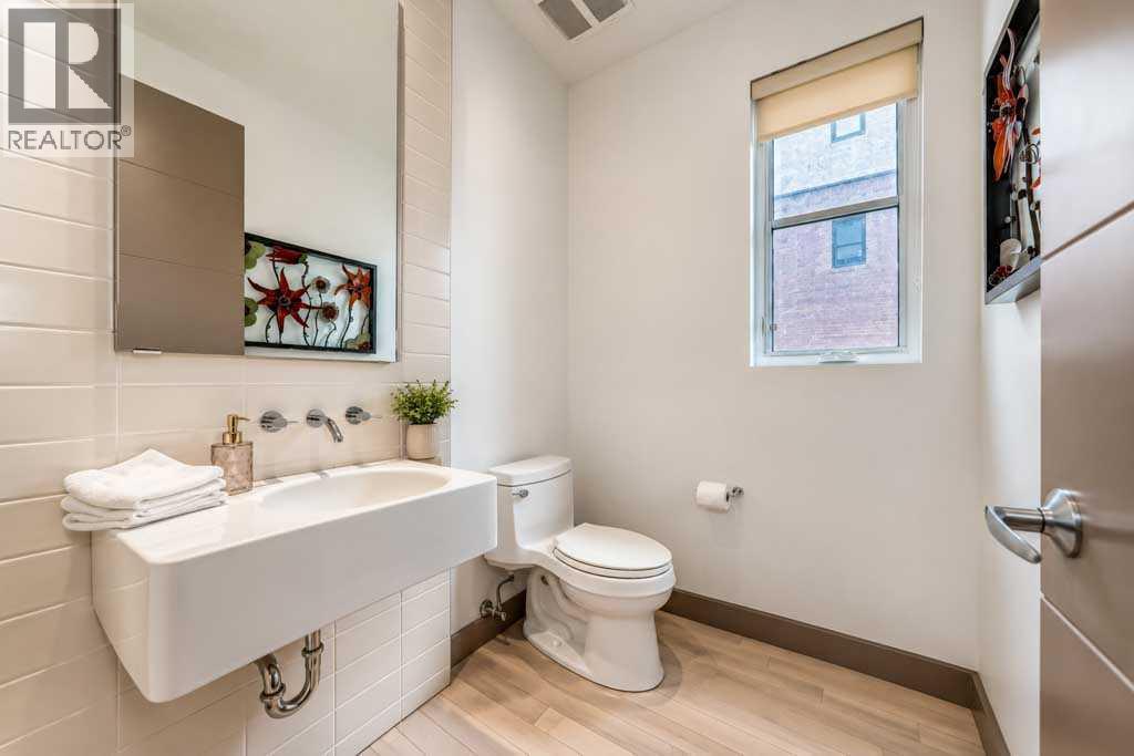 701 Aspen Meadows Hill SW, Calgary, Alberta  T3H 0G4 - Photo 15 - A2342979