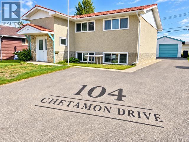 104 CHETAMON Drive, Hinton, Alberta