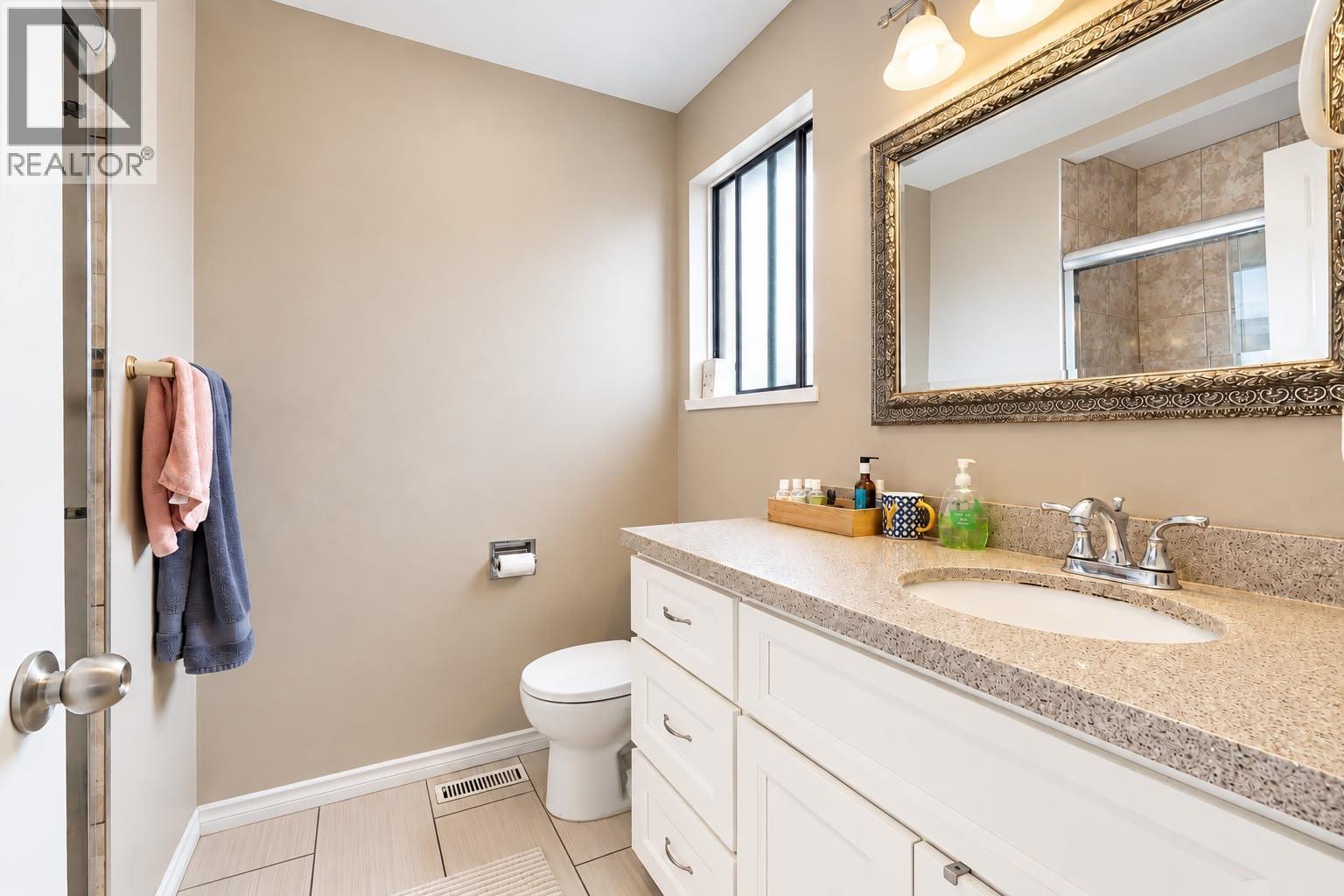 4158 Kenny Court, Burnaby, British Columbia  V5J 1L3 - Photo 9 - R3163612