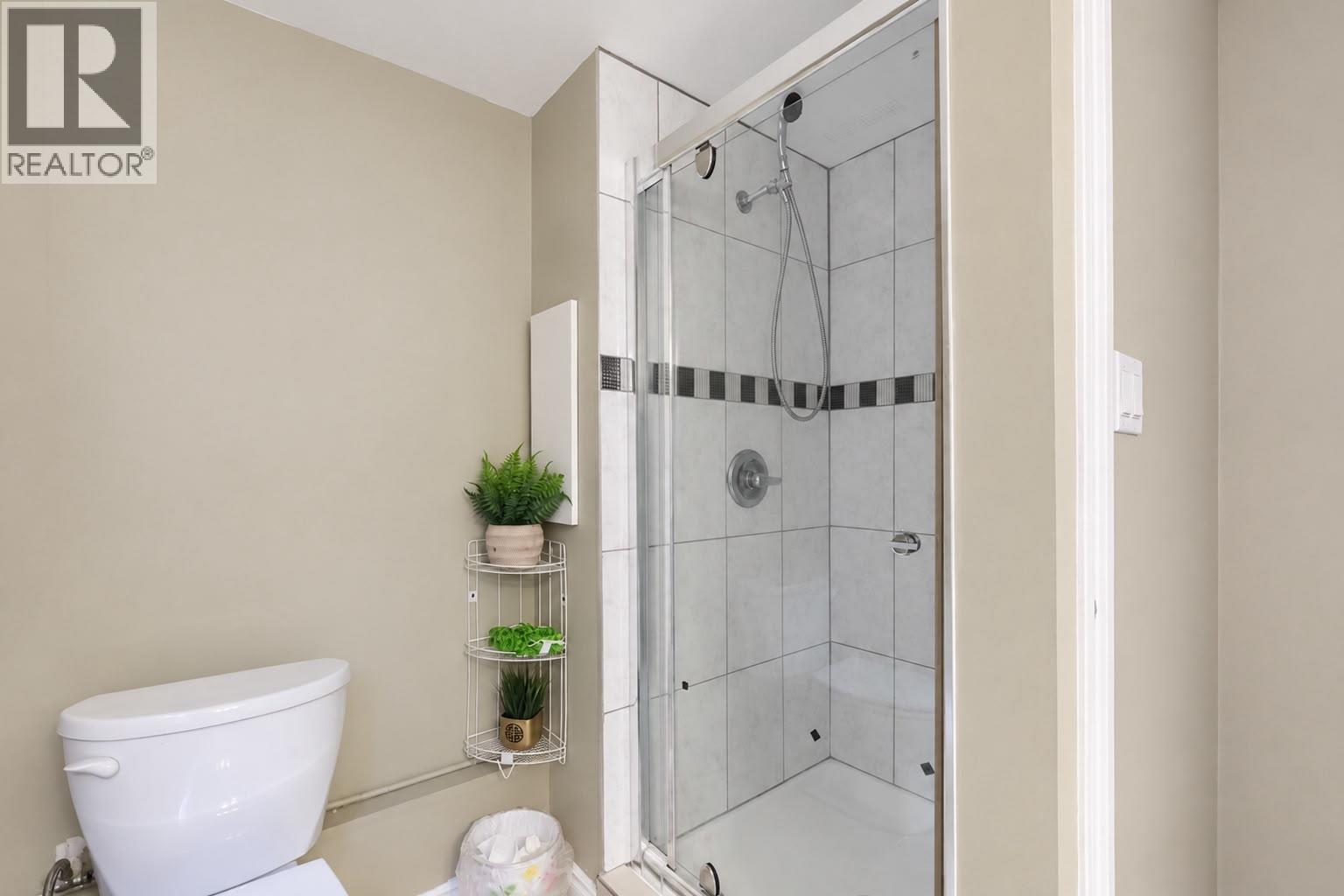 4158 Kenny Court, Burnaby, British Columbia  V5J 1L3 - Photo 4 - R3163612