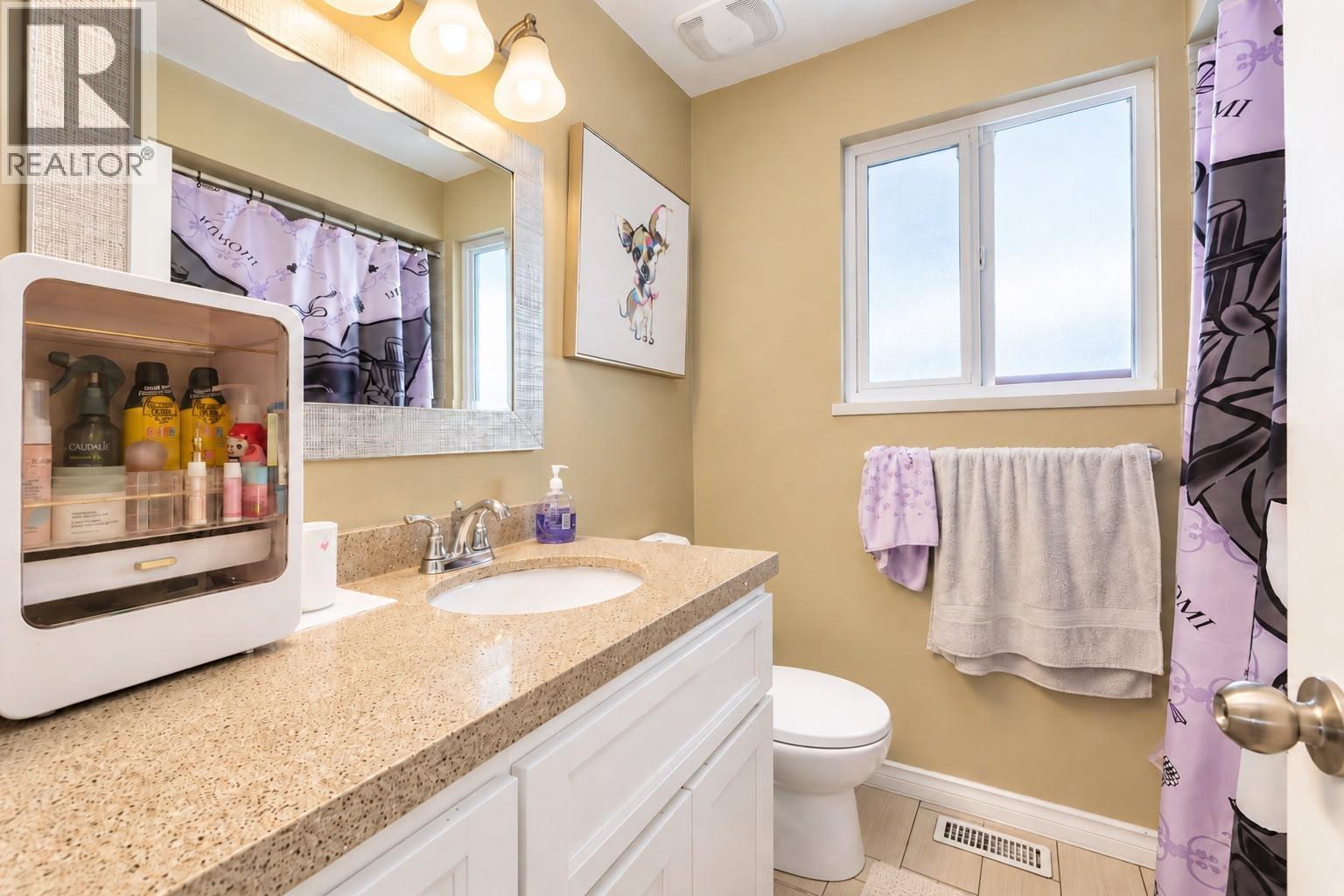 4158 Kenny Court, Burnaby, British Columbia  V5J 1L3 - Photo 8 - R3163612