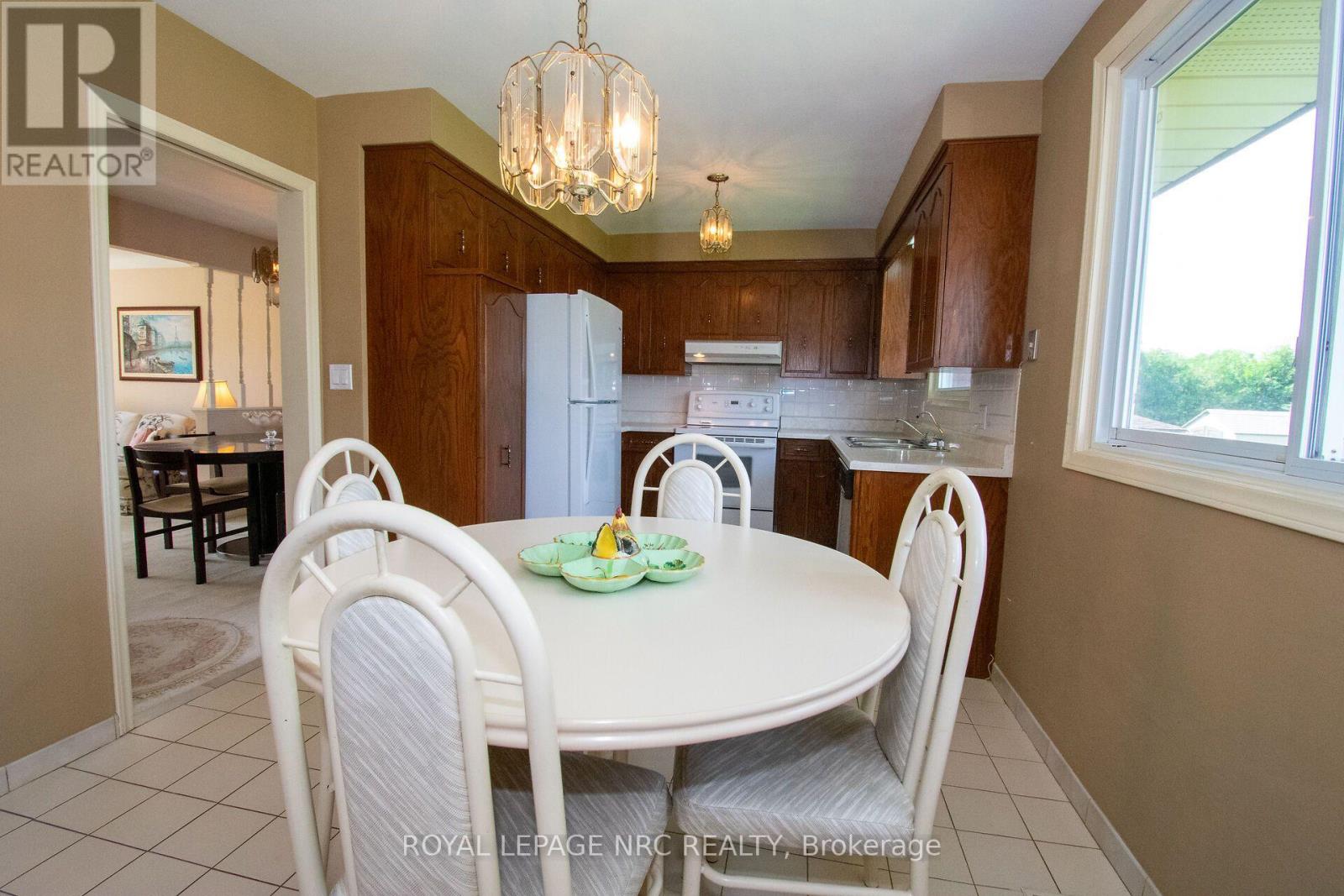 7 Dolly Circle, St. Catharines, Ontario  L2P 3T2 - Photo 14 - X13763752