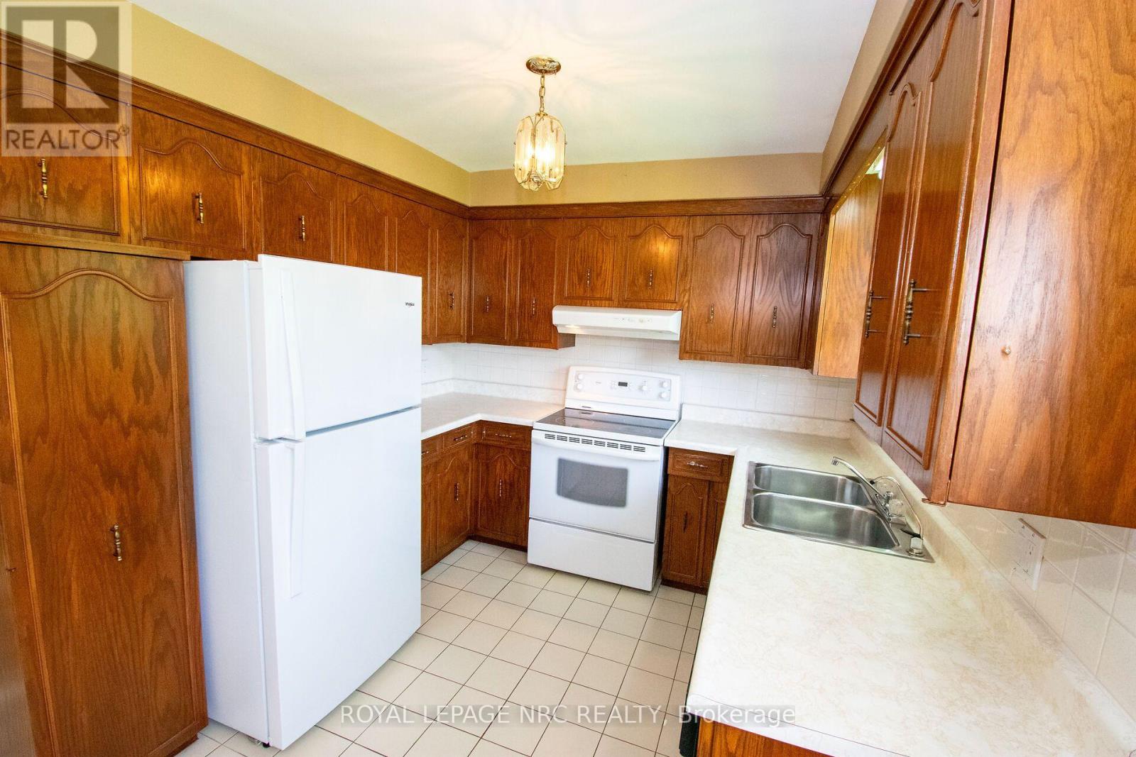 7 Dolly Circle, St. Catharines, Ontario  L2P 3T2 - Photo 15 - X13763752