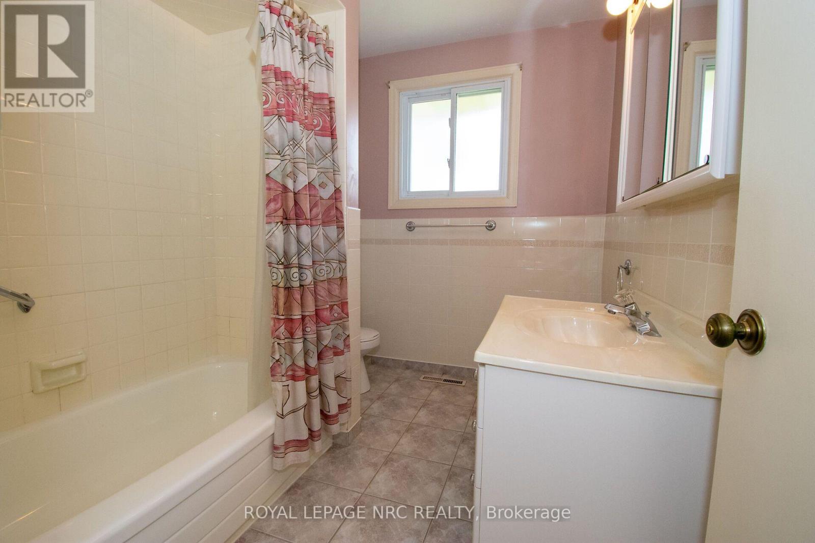 7 Dolly Circle, St. Catharines, Ontario  L2P 3T2 - Photo 24 - X13763752