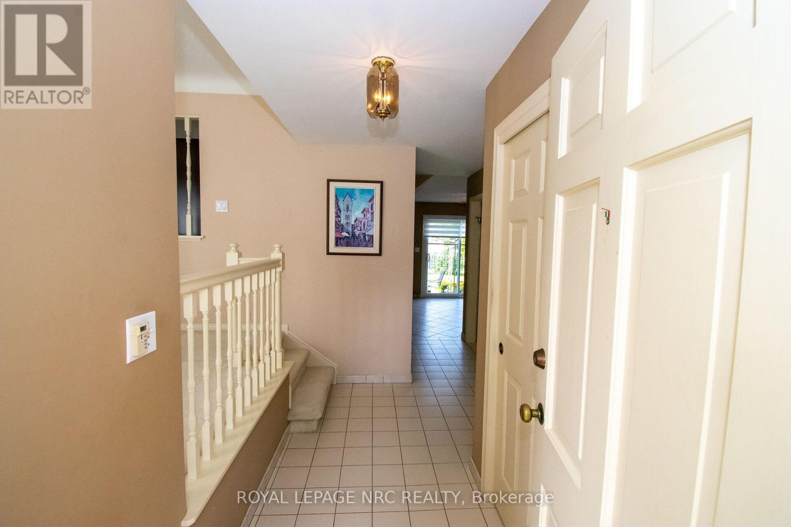 7 Dolly Circle, St. Catharines, Ontario  L2P 3T2 - Photo 5 - X13763752
