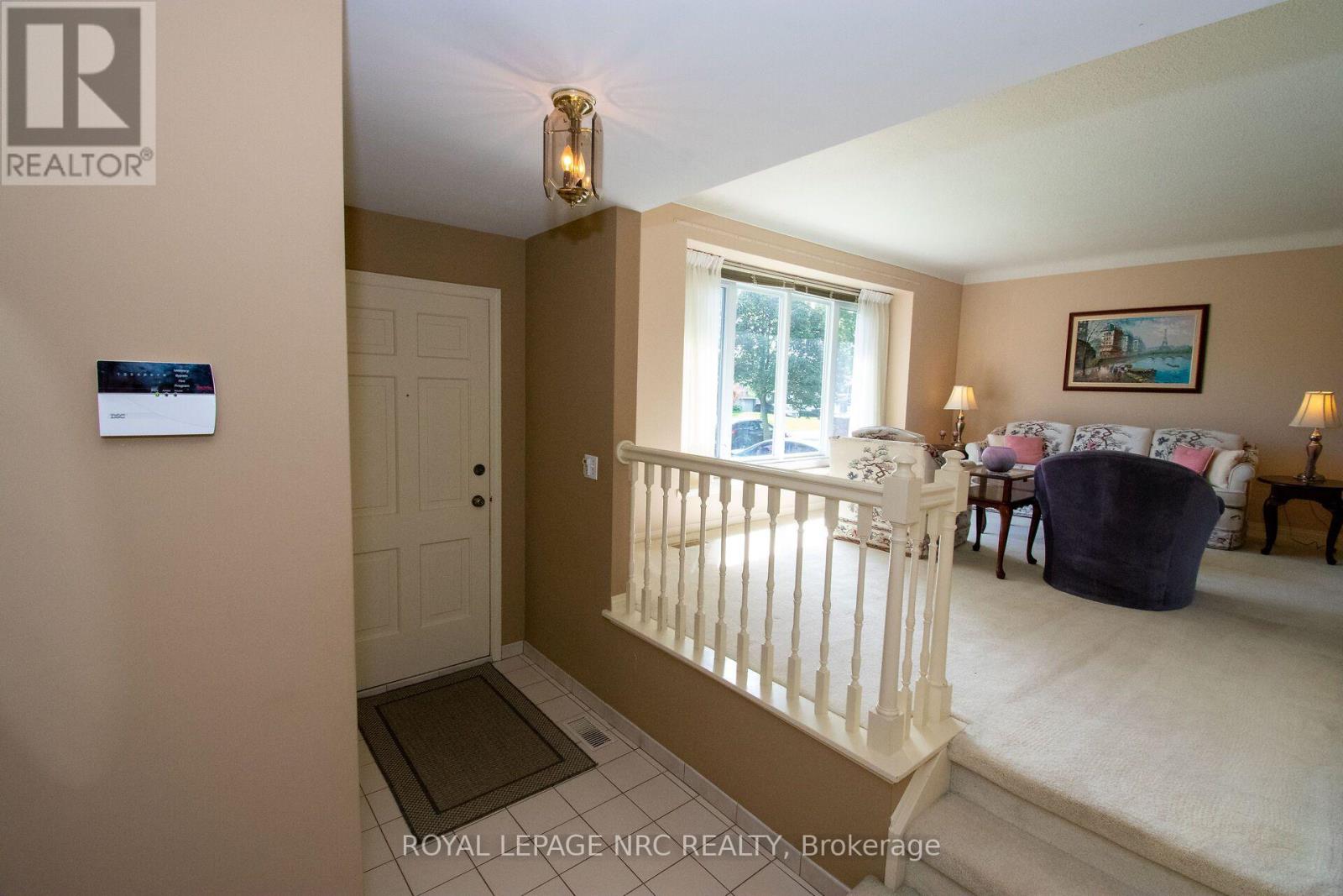 7 Dolly Circle, St. Catharines, Ontario  L2P 3T2 - Photo 6 - X13763752