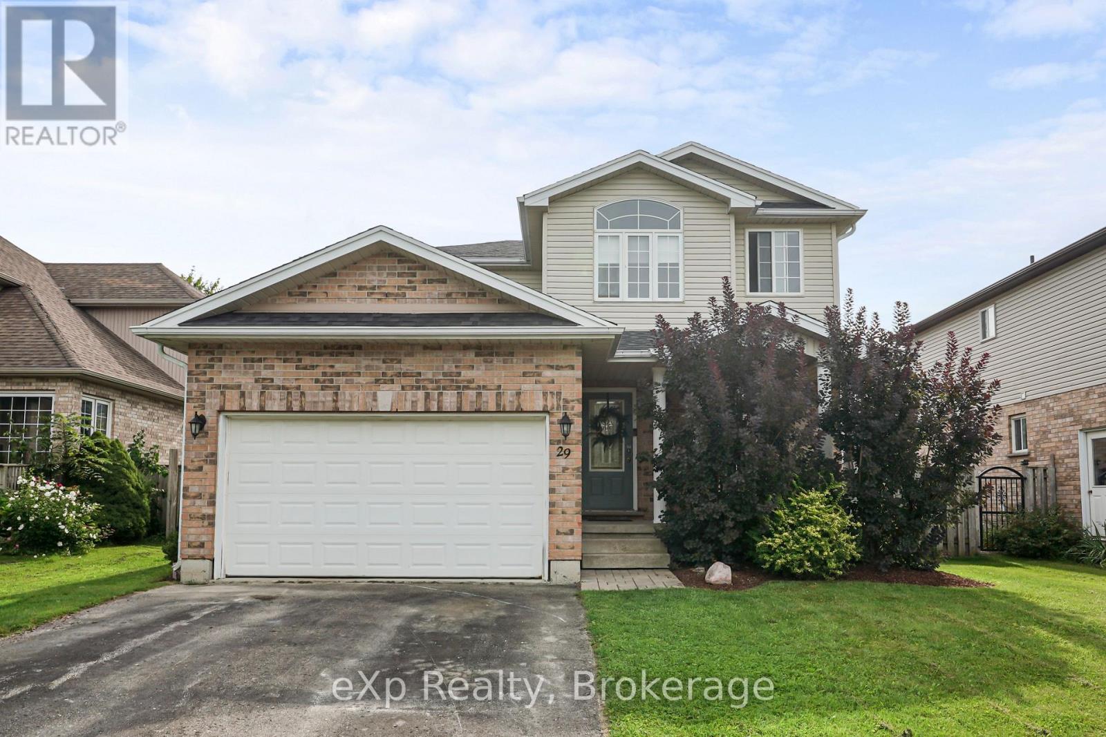 29 Maple Street, Mapleton, Ontario  N0G 1P0 - Photo 2 - X13763770