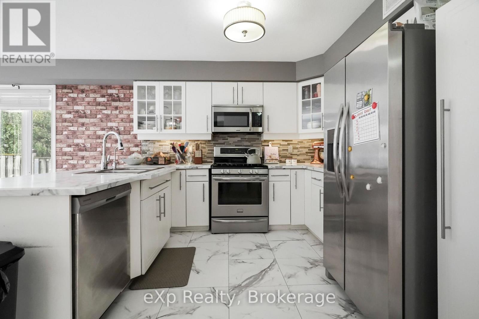 29 Maple Street, Mapleton, Ontario  N0G 1P0 - Photo 6 - X13763770