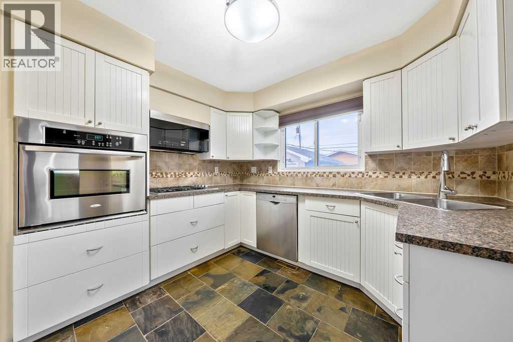 64 Hollyburn Road SW, Calgary, Alberta  T2V 3H1 - Photo 9 - A2341155