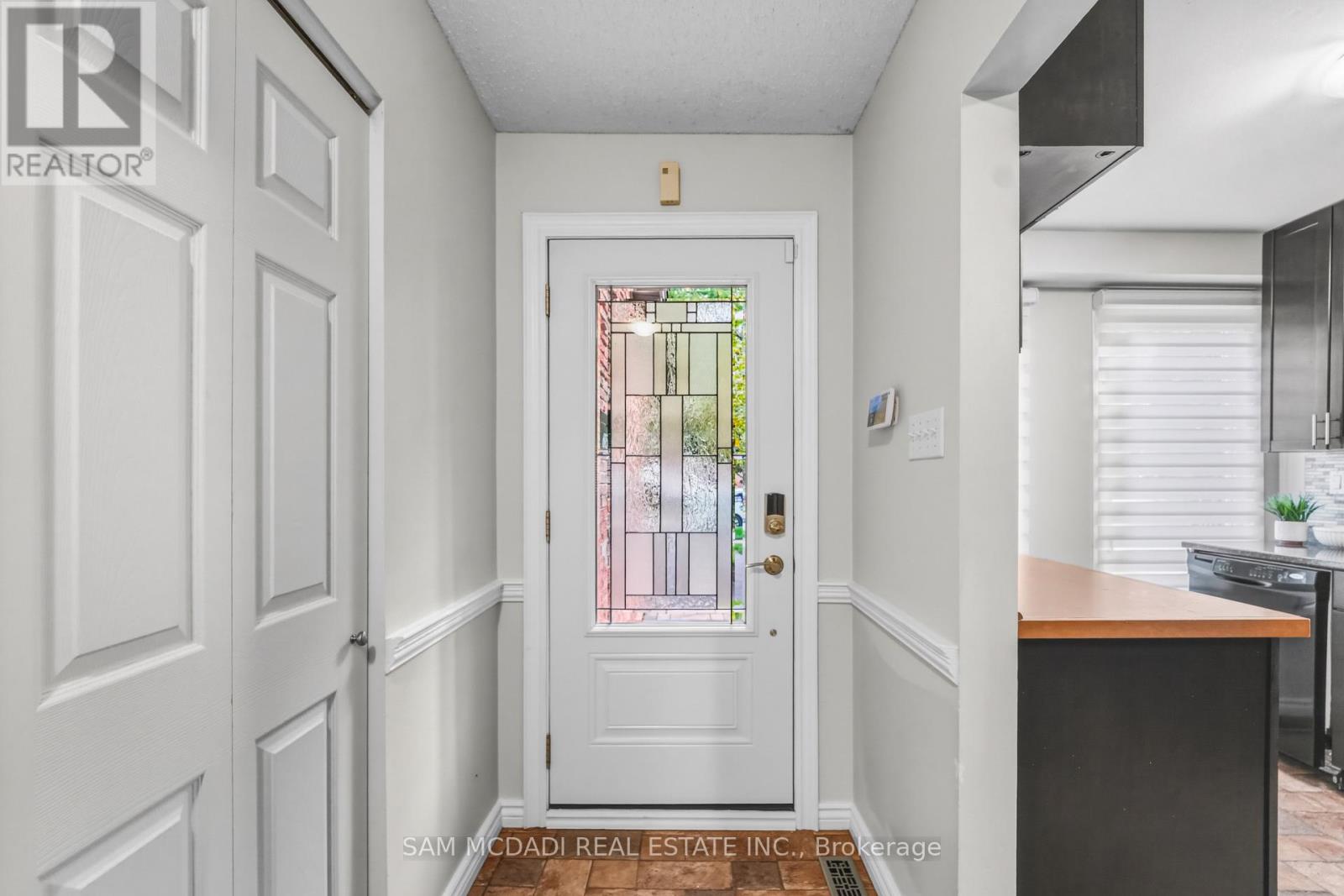 6954 Cadiz Crescent, Mississauga, Ontario  L5N 1Y4 - Photo 4 - W13763742