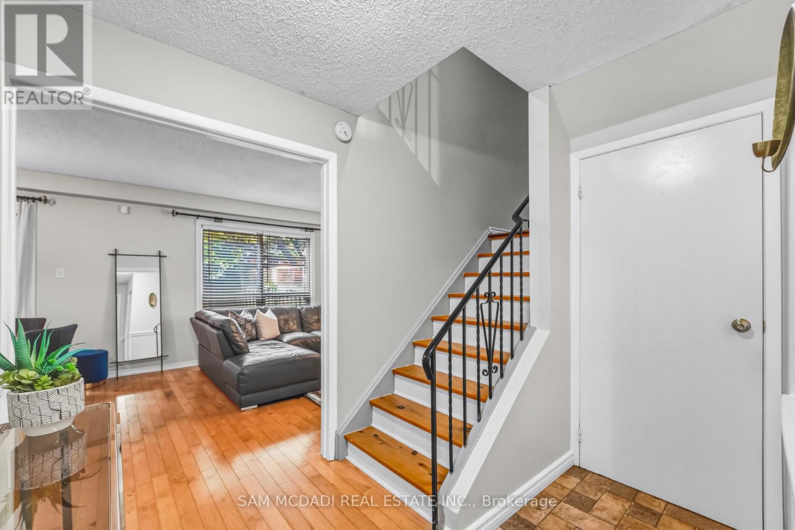 6954 Cadiz Crescent, Mississauga, Ontario  L5N 1Y4 - Photo 5 - W13763742
