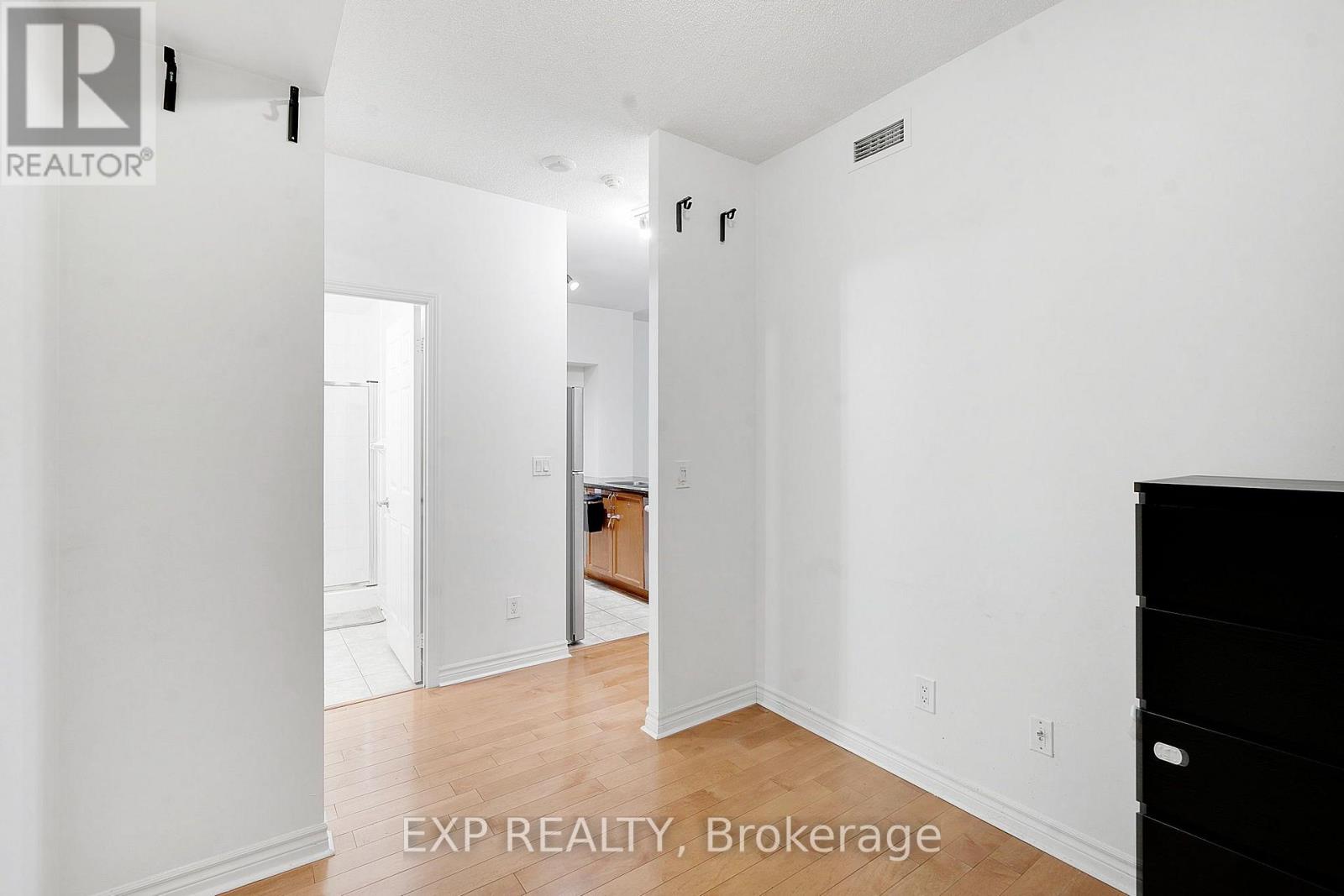 3003 - 388 Prince Of Wales Drive, Mississauga, Ontario  L5B 0A1 - Photo 6 - W13763764