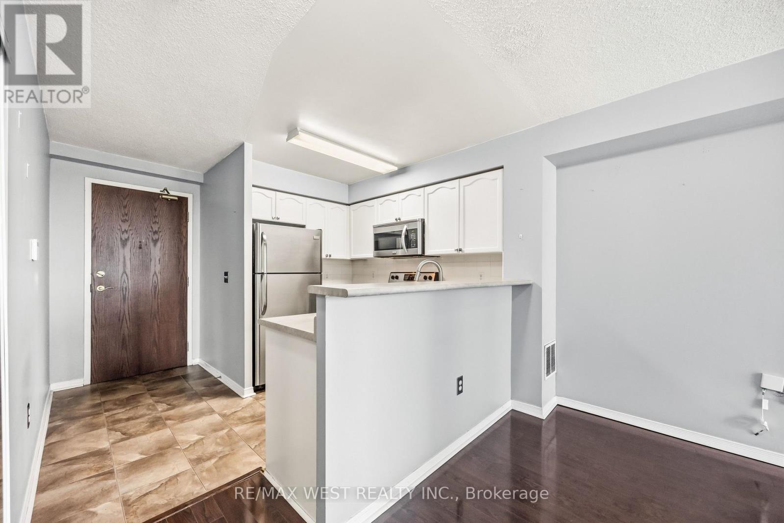 809 - 15 Michael Power Place, Toronto, Ontario  M9A 5G4 - Photo 10 - W13763802