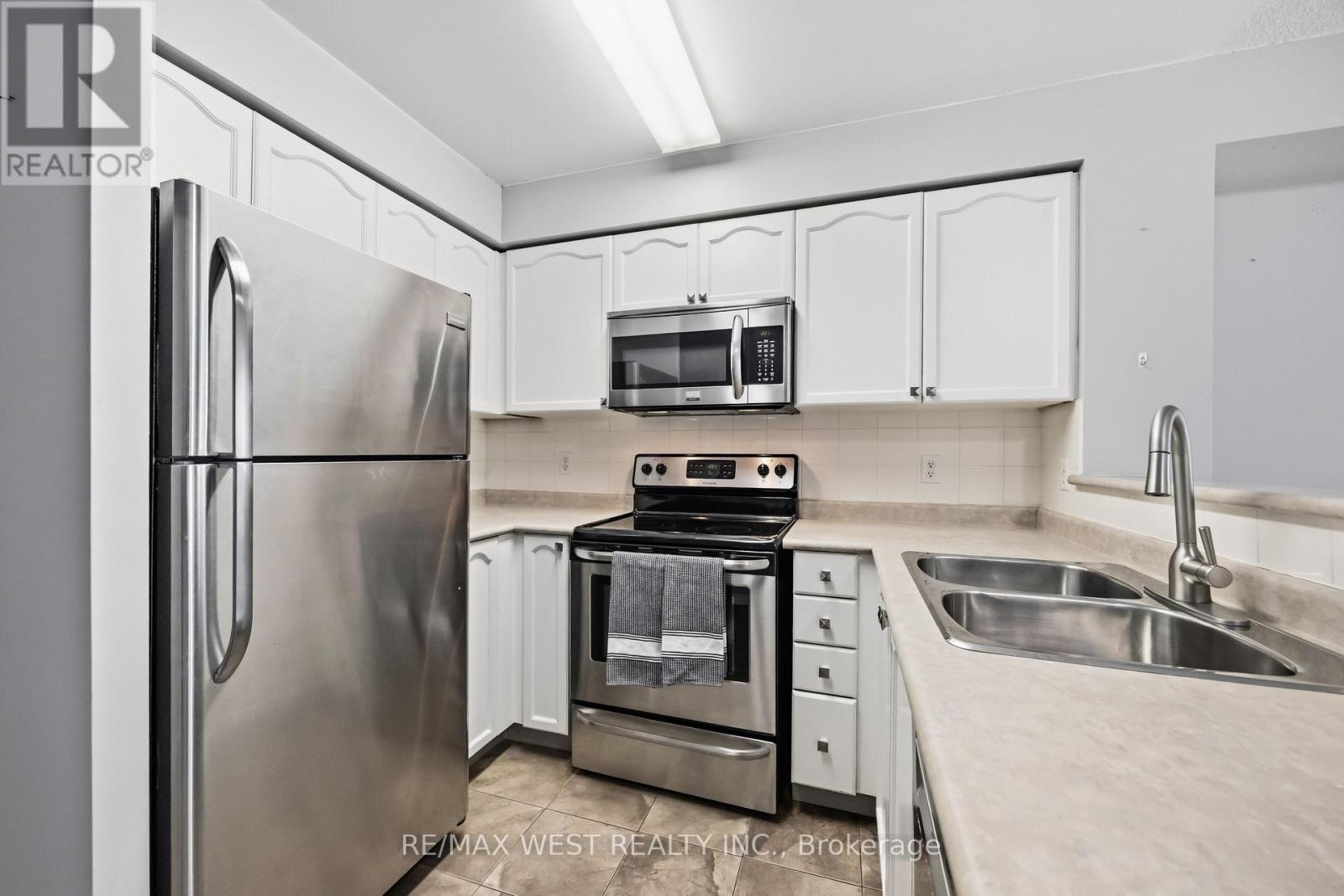 809 - 15 Michael Power Place, Toronto, Ontario  M9A 5G4 - Photo 16 - W13763802
