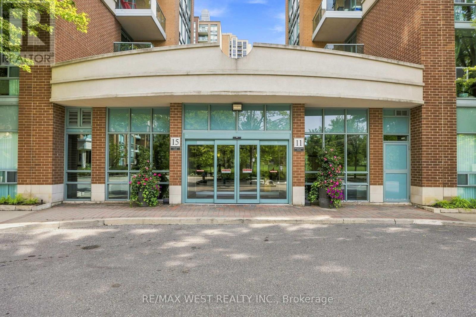 809 - 15 Michael Power Place, Toronto, Ontario  M9A 5G4 - Photo 2 - W13763802