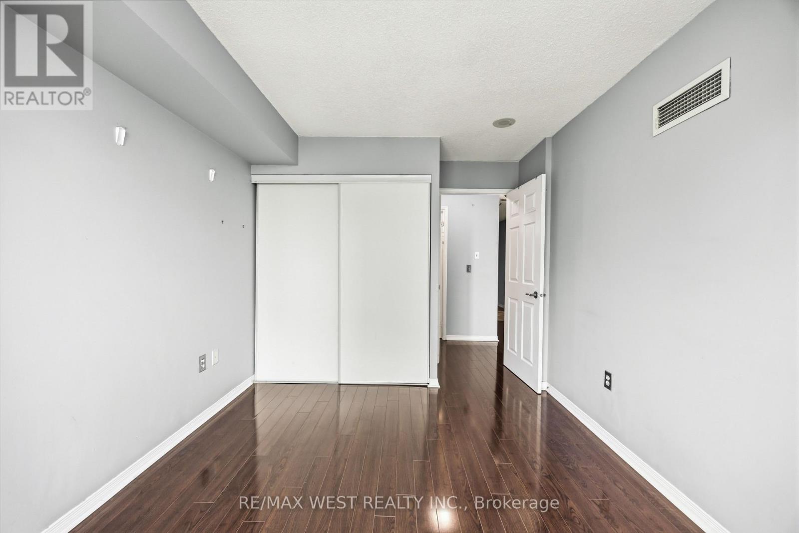 809 - 15 Michael Power Place, Toronto, Ontario  M9A 5G4 - Photo 31 - W13763802