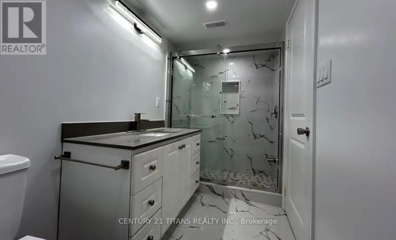Bsmt Unit A - 60 Normandy Crescent, Richmond Hill, Ontario  L4C 8L7 - Photo 8 - N13763130