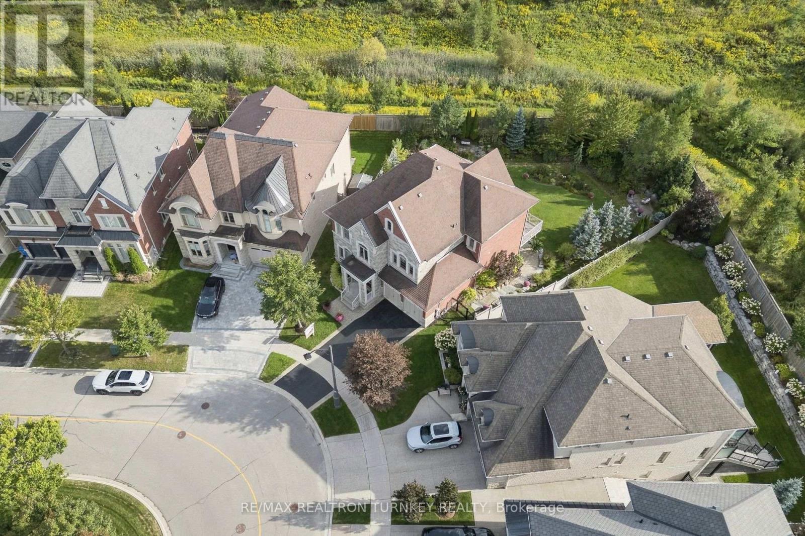 76 Vines Place, Aurora, Ontario  L4G 0R7 - Photo 2 - N13763448