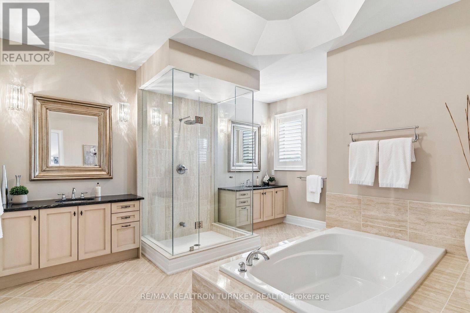 76 Vines Place, Aurora, Ontario  L4G 0R7 - Photo 27 - N13763448