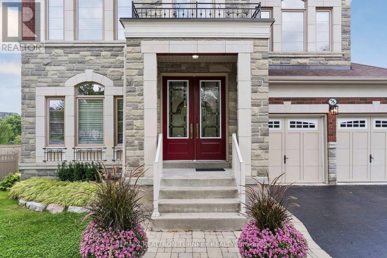 76 Vines Place, Aurora, Ontario  L4G 0R7 - Photo 6 - N13763448