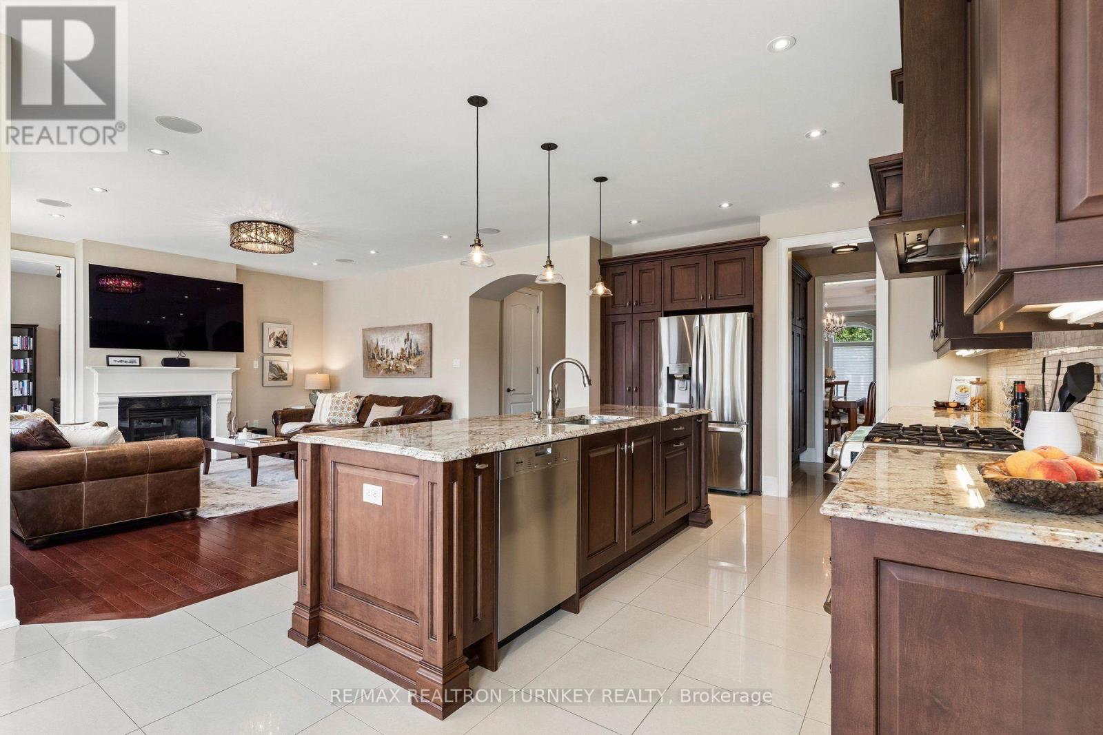 76 Vines Place, Aurora, Ontario  L4G 0R7 - Photo 11 - N13763448