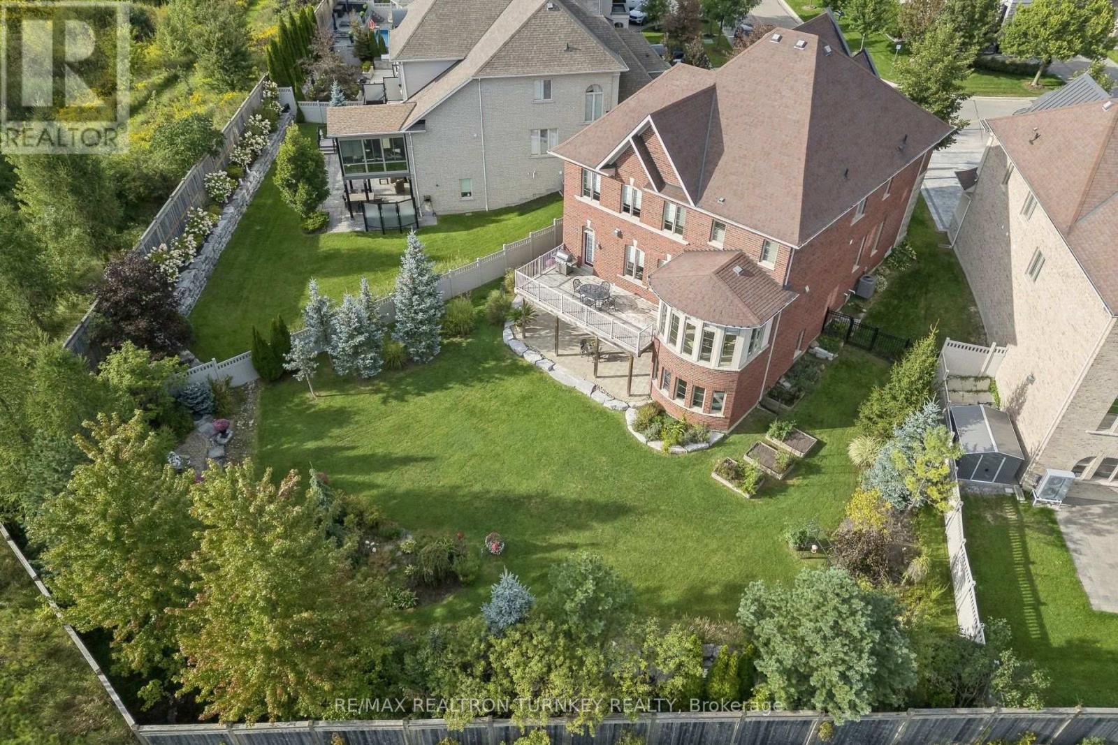 76 Vines Place, Aurora, Ontario  L4G 0R7 - Photo 4 - N13763448