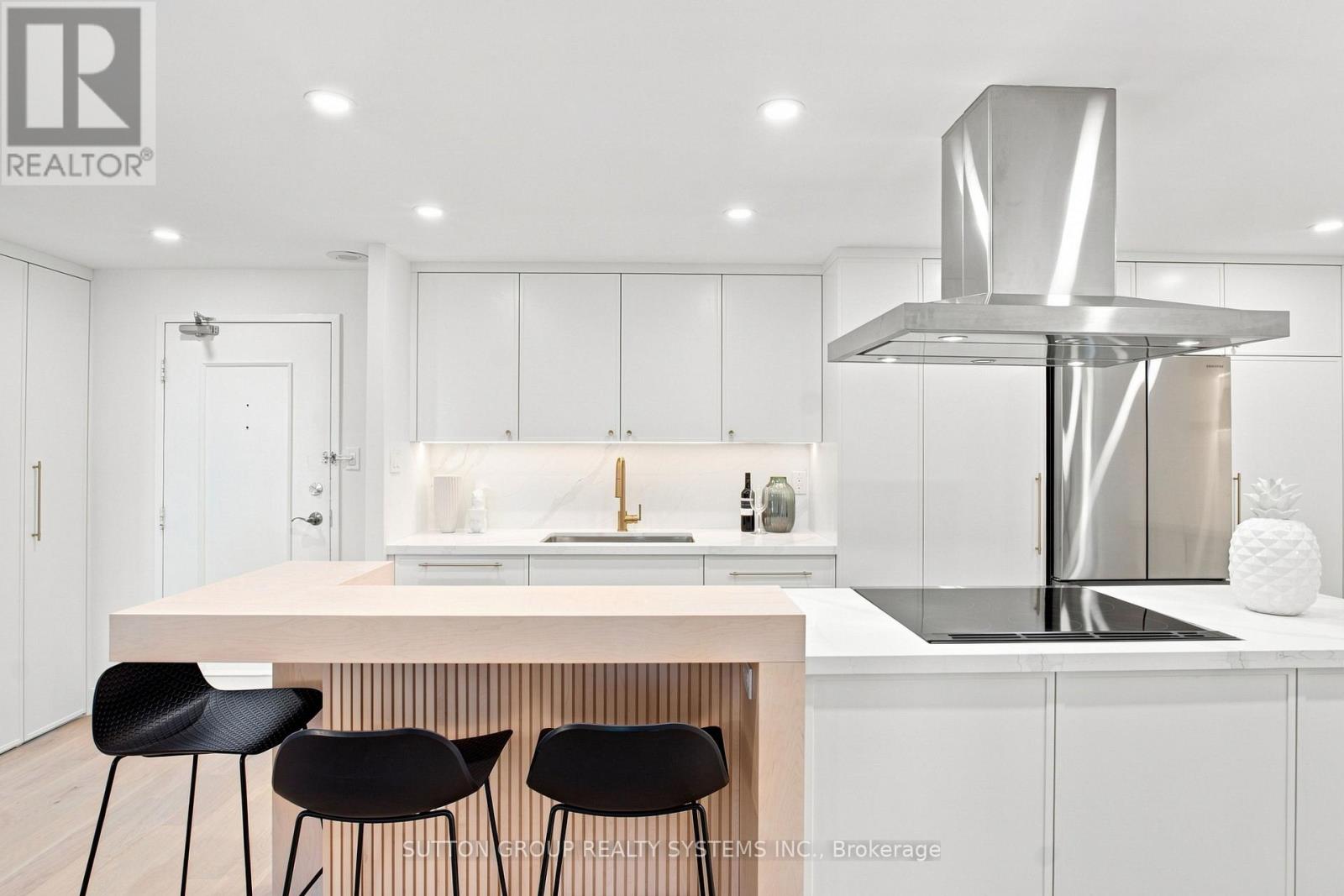 1504 - 812 Burnhamthorpe Road, Toronto, Ontario  M9C 4W1 - Photo 12 - W13755536