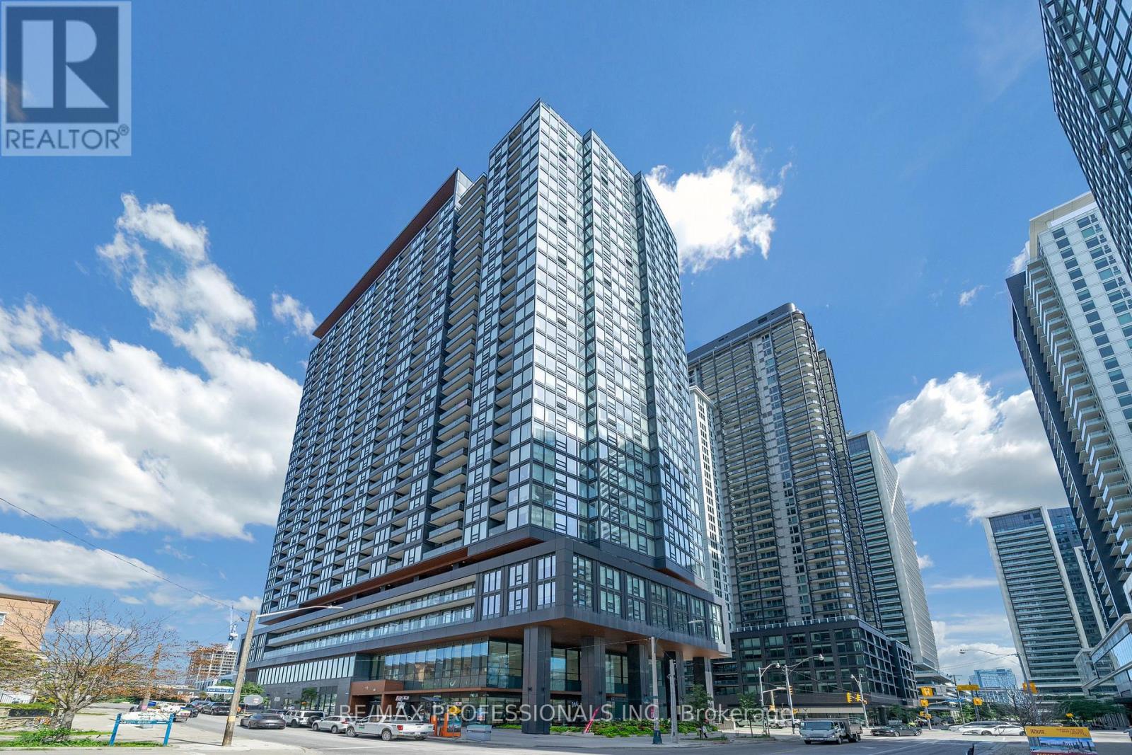 19 WESTERN BATTERY ROAD, Toronto, Ontario