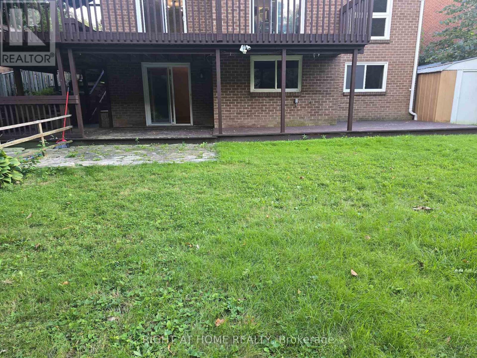 20 Lippincott Court, Richmond Hill, Ontario L4C 7M4 - Photo 9 - N13763822