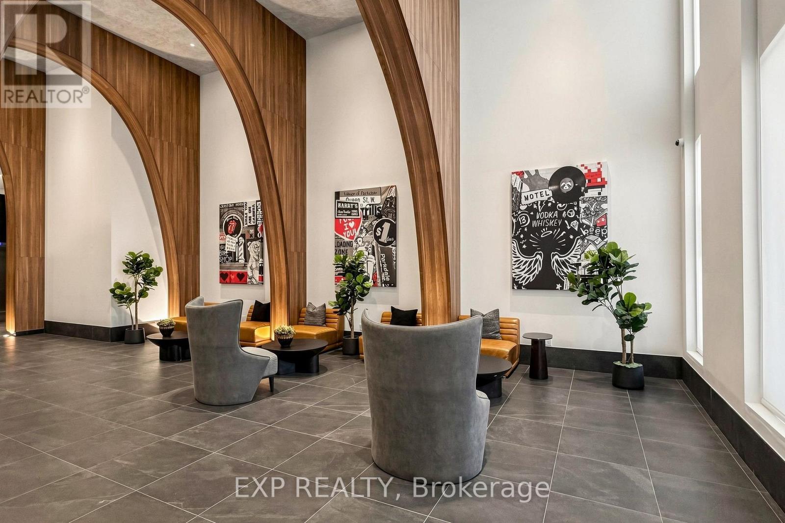 318 - 270 Dufferin Street, Toronto, Ontario M6C 1A7 - Photo 3 - W13763810