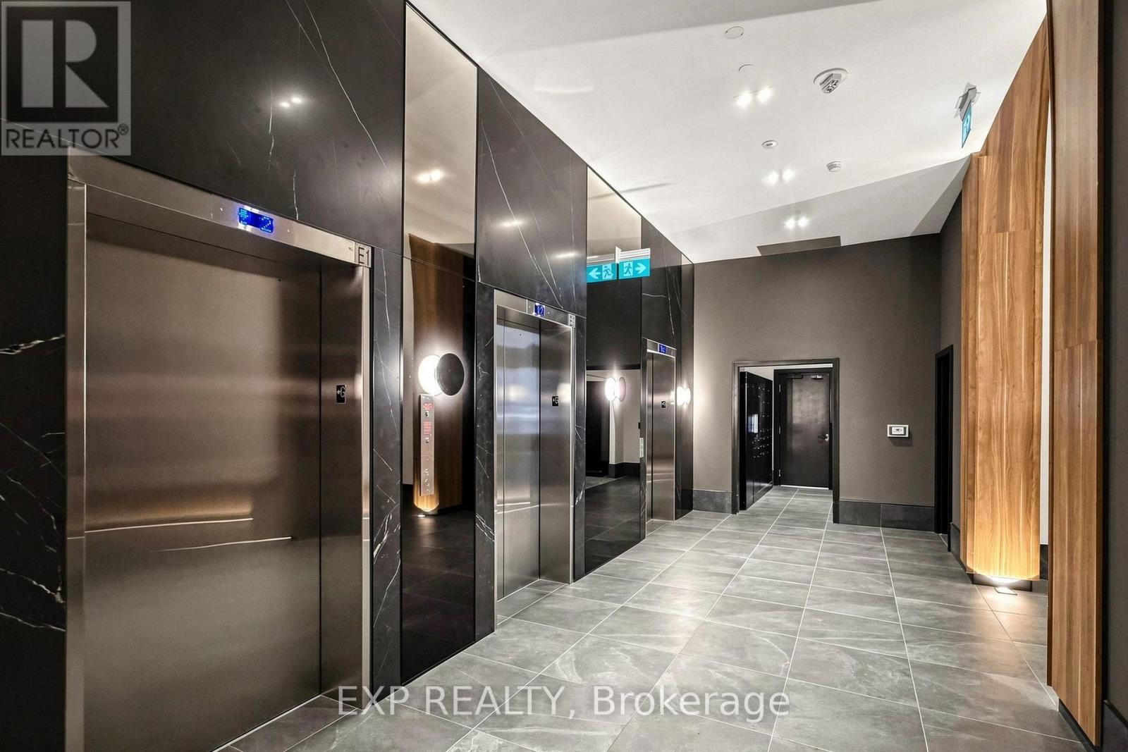 318 - 270 Dufferin Street, Toronto, Ontario M6C 1A7 - Photo 4 - W13763810