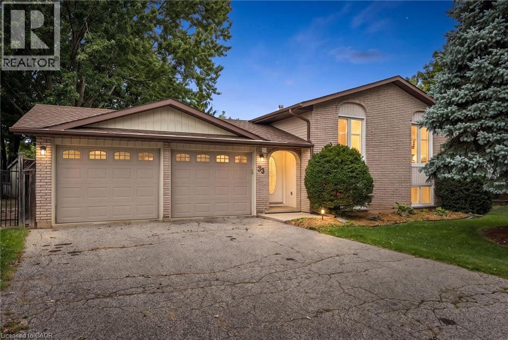 33 MACCOLL Place, Caledonia, Ontario
