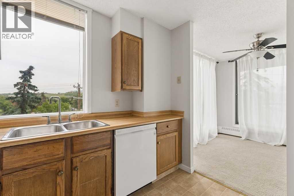 401, 145 Point Drive NW, Calgary, Alberta  T3B 4W1 - Photo 15 - A2329414
